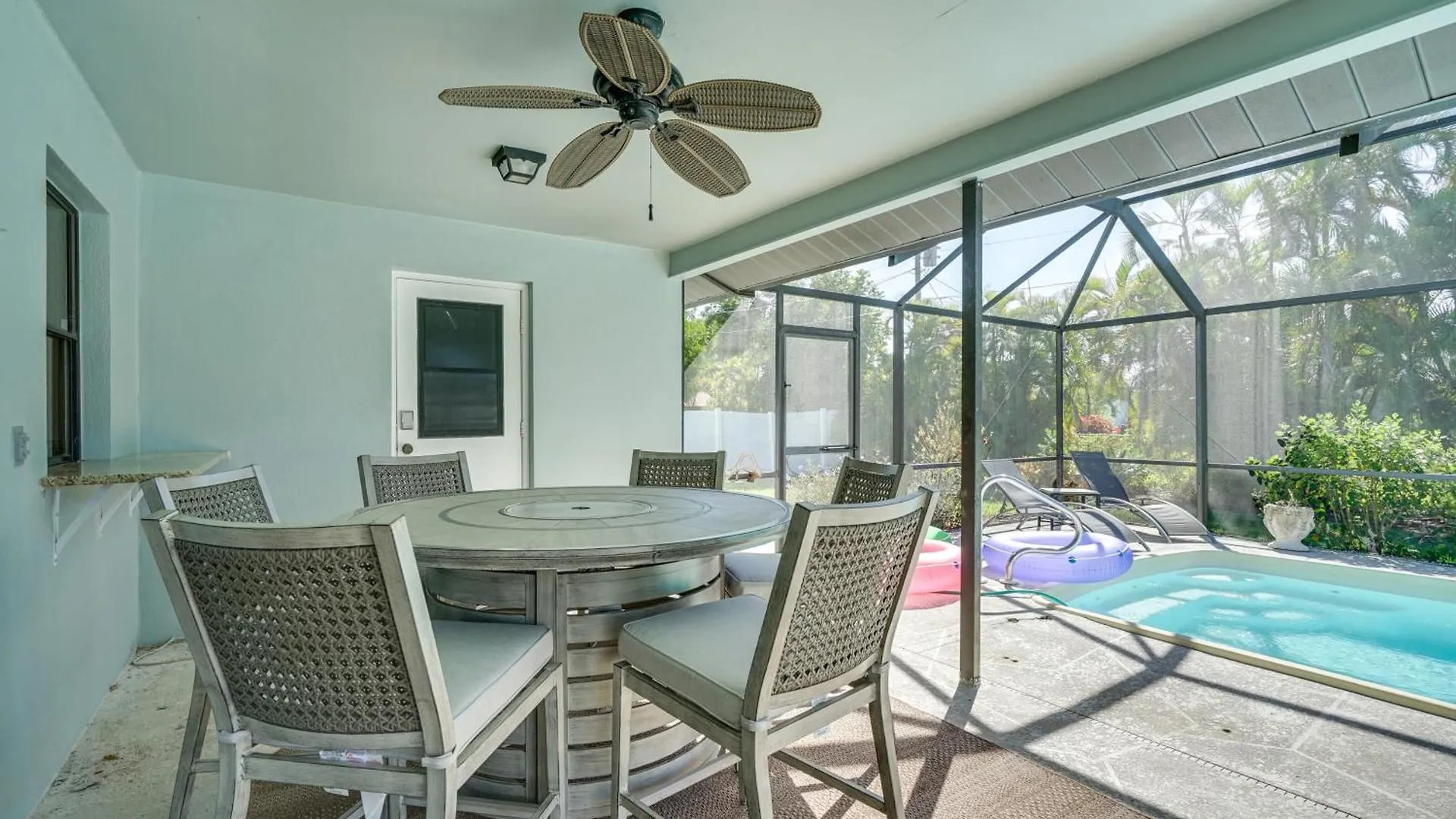 Modern With Peloton Bike And Grill In Cape Coral! * Cape Coral
