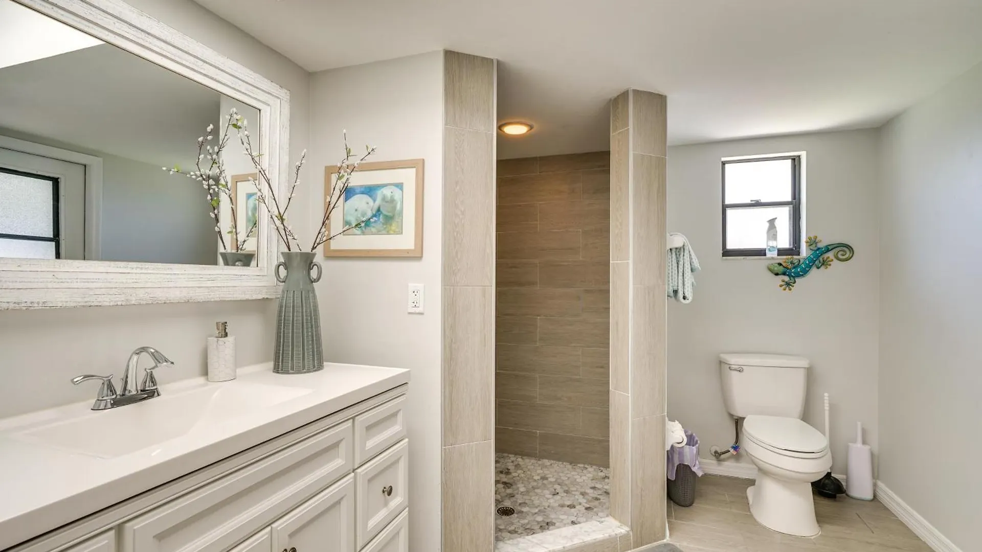 Modern With Peloton Bike And Grill In Cape Coral! Holiday home Cape Coral