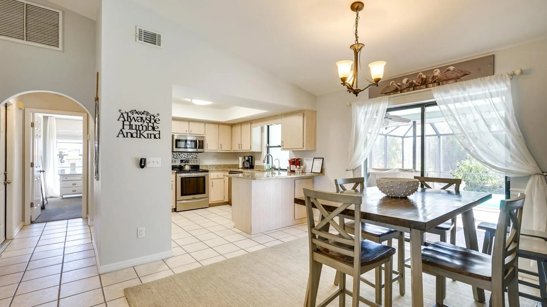 Holiday home Modern With Peloton Bike And Grill In Cape Coral! *