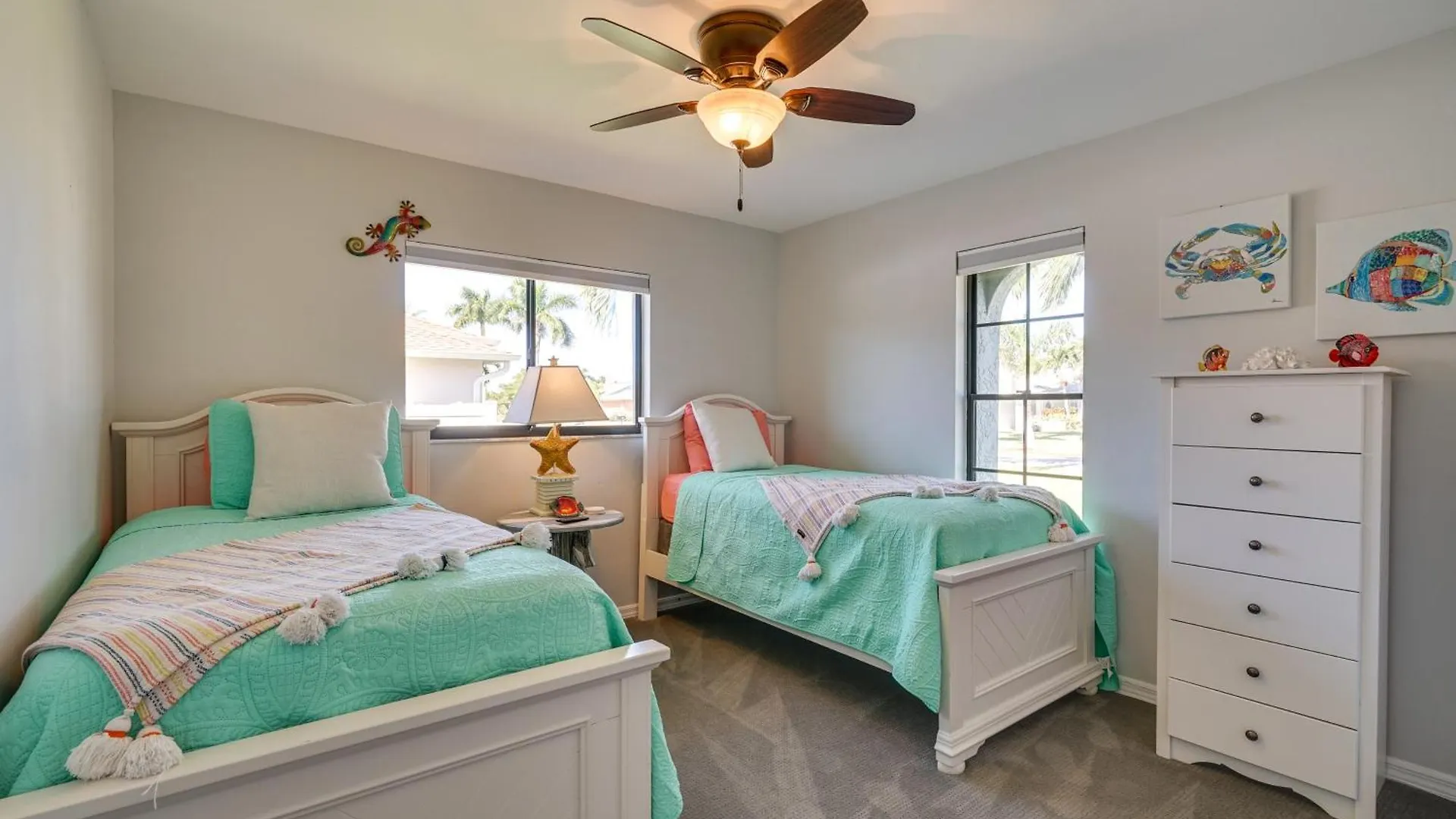 Modern With Peloton Bike And Grill In Cape Coral! *