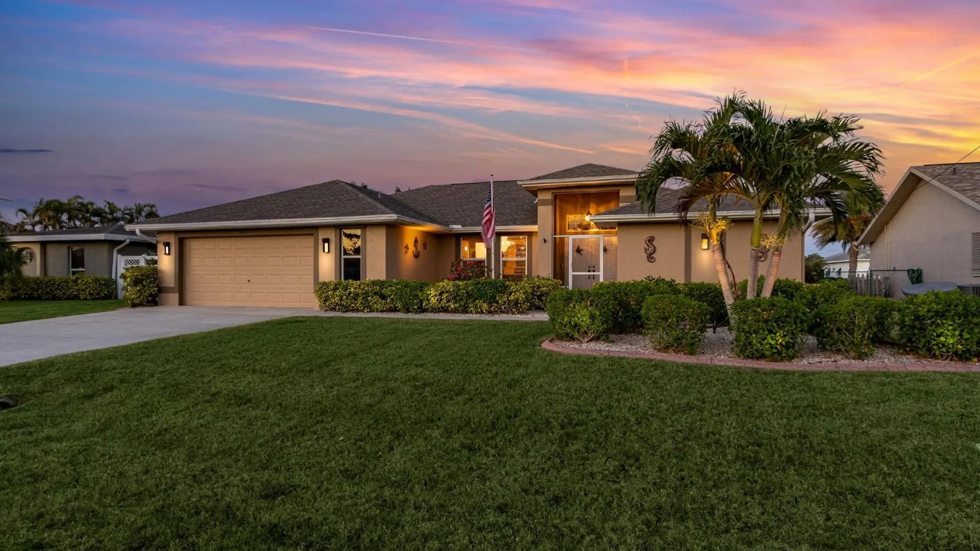 Gulf Access, Heated Pool, Bikes, Kayaks - Comfort On The H2o - - Roelens Vacations Holiday home *