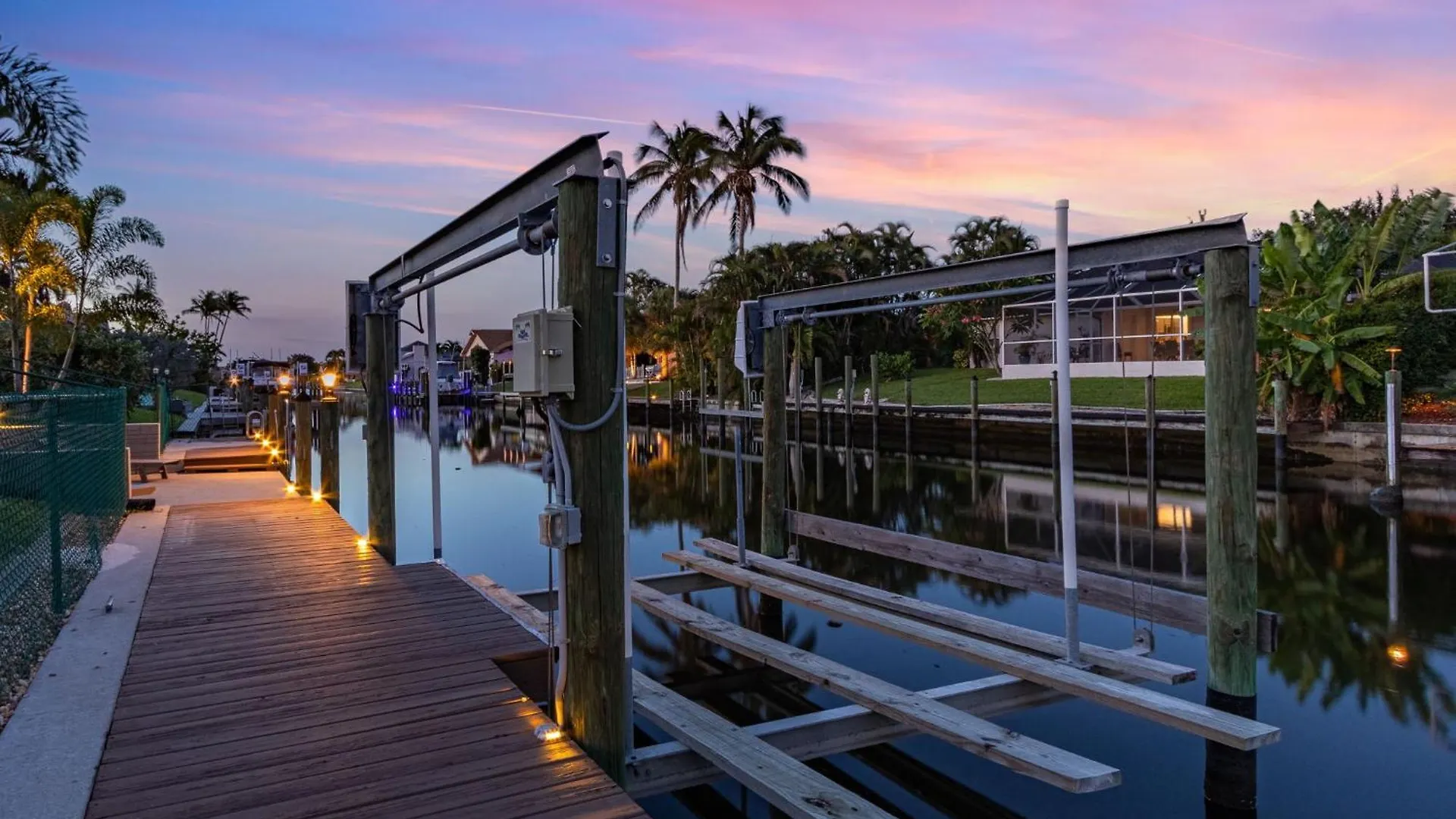 Gulf Access, Heated Pool, Bikes, Kayaks - Comfort On The H2o - - Roelens Vacations *