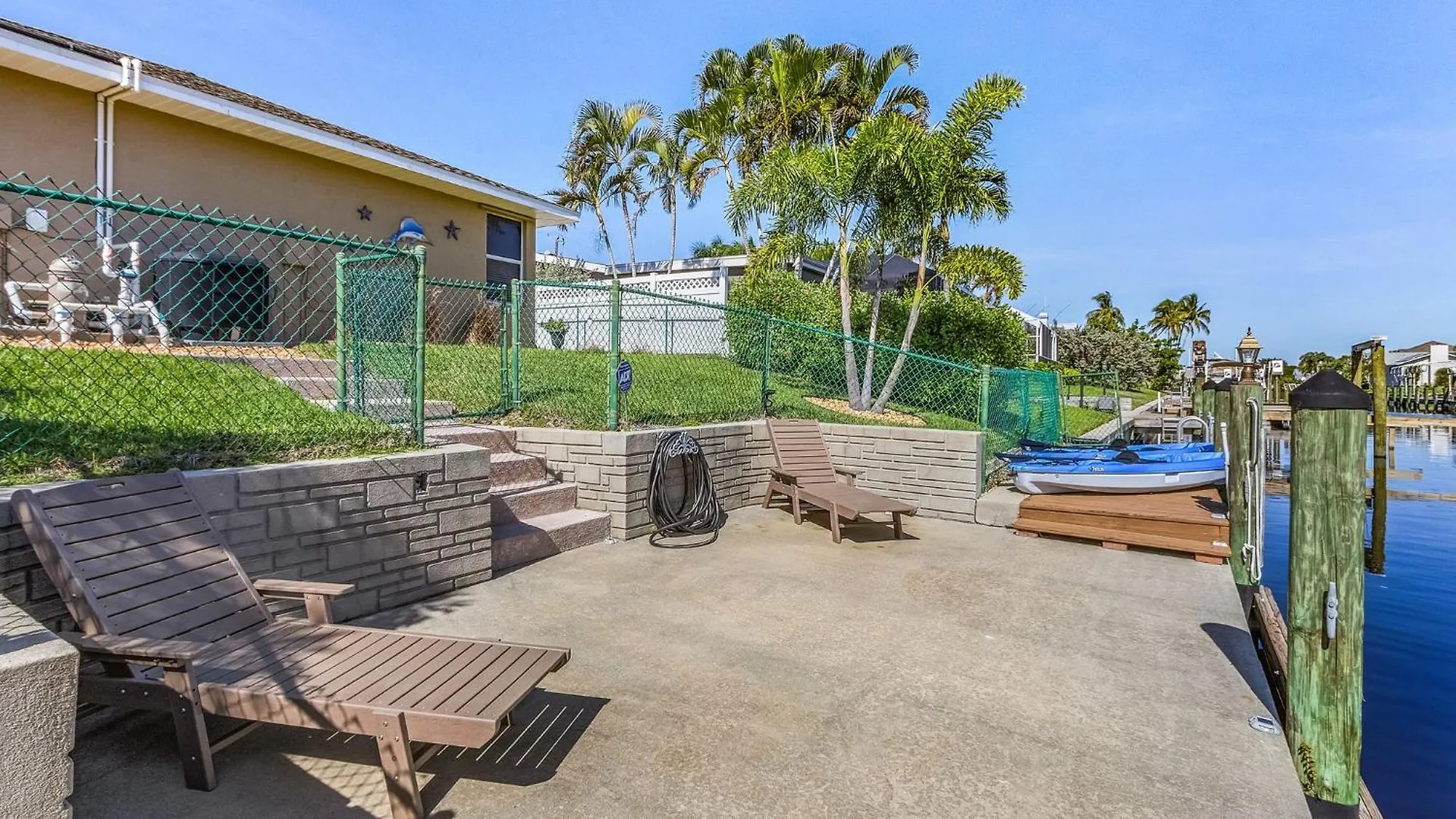 Gulf Access, Heated Pool, Bikes, Kayaks - Comfort On The H2o - - Roelens Vacations Cape Coral