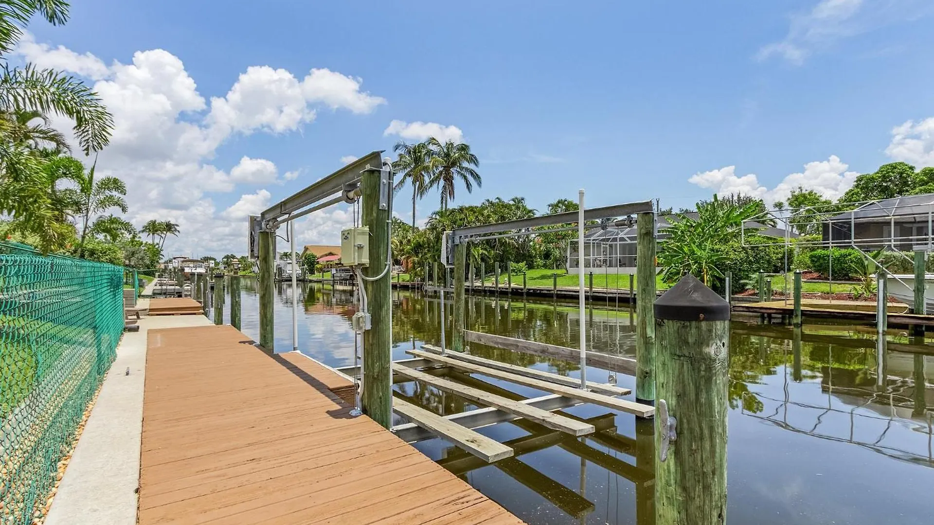 Gulf Access, Heated Pool, Bikes, Kayaks - Comfort On The H2o - - Roelens Vacations Holiday home