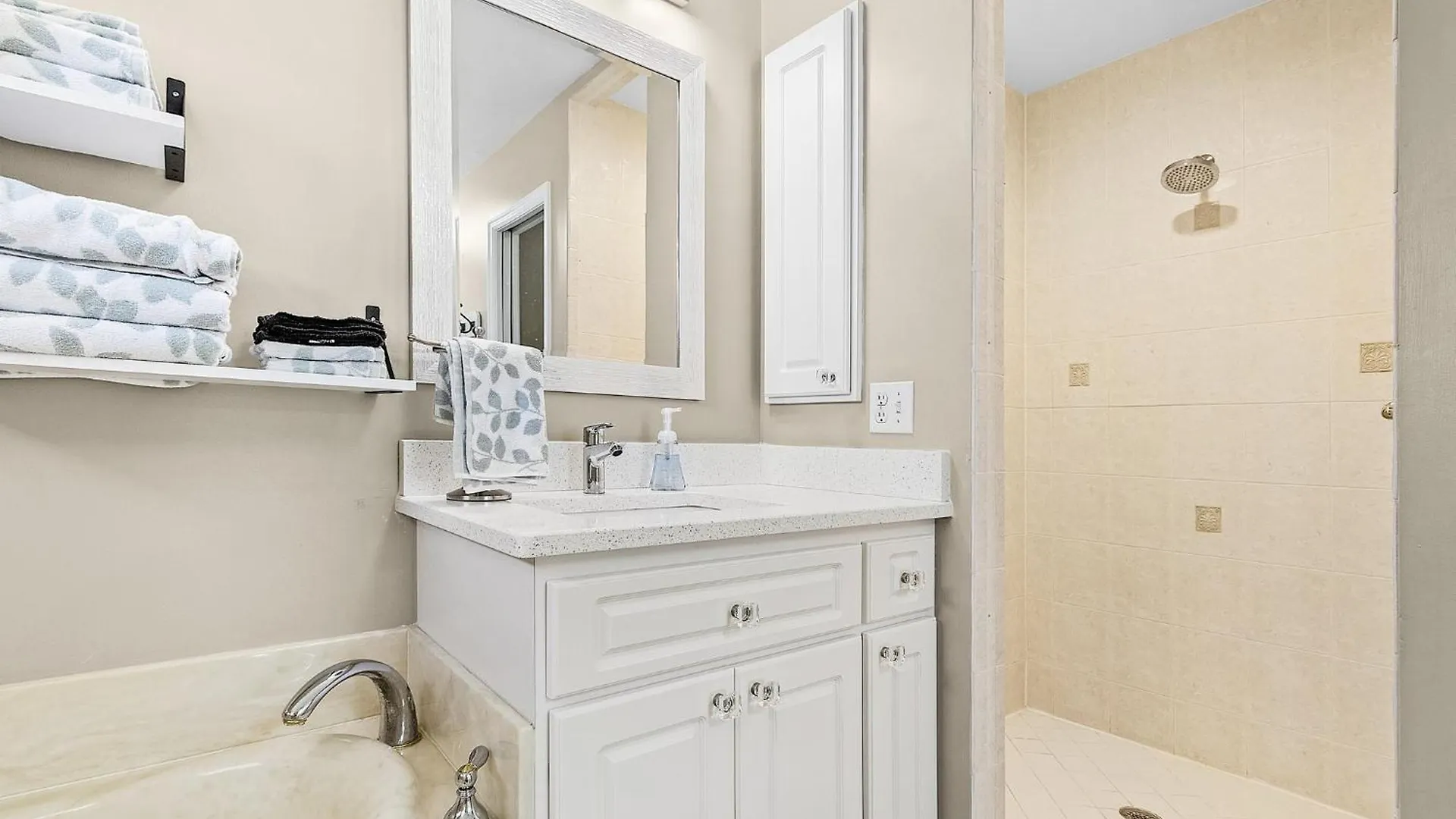 Holiday home Gulf Access, Heated Pool, Bikes, Kayaks - Comfort On The H2o - - Roelens Vacations