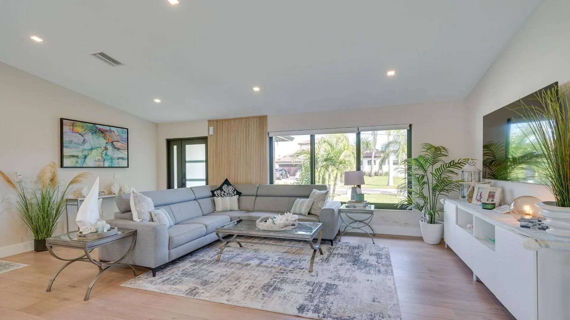 Holiday home Updated Canalfront In With Pool Cape Coral