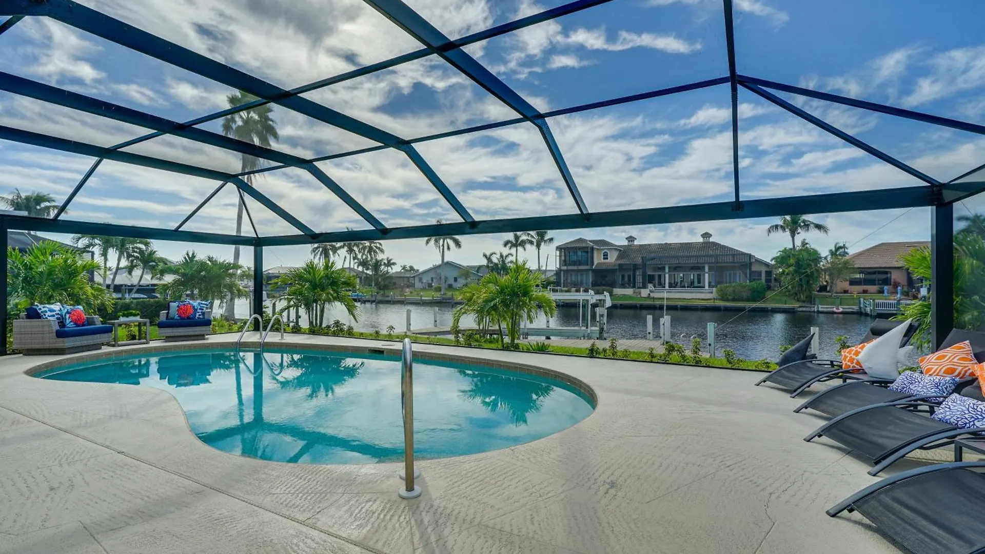 Updated Canalfront In With Pool * Cape Coral