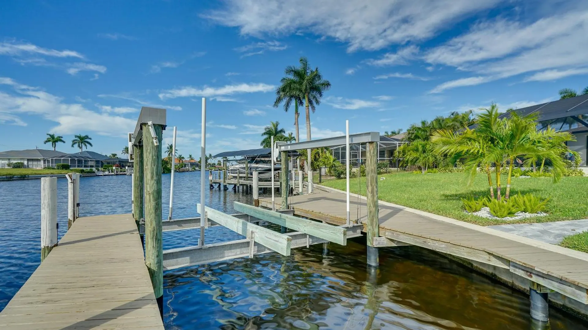 Updated Canalfront In With Pool Cape Coral