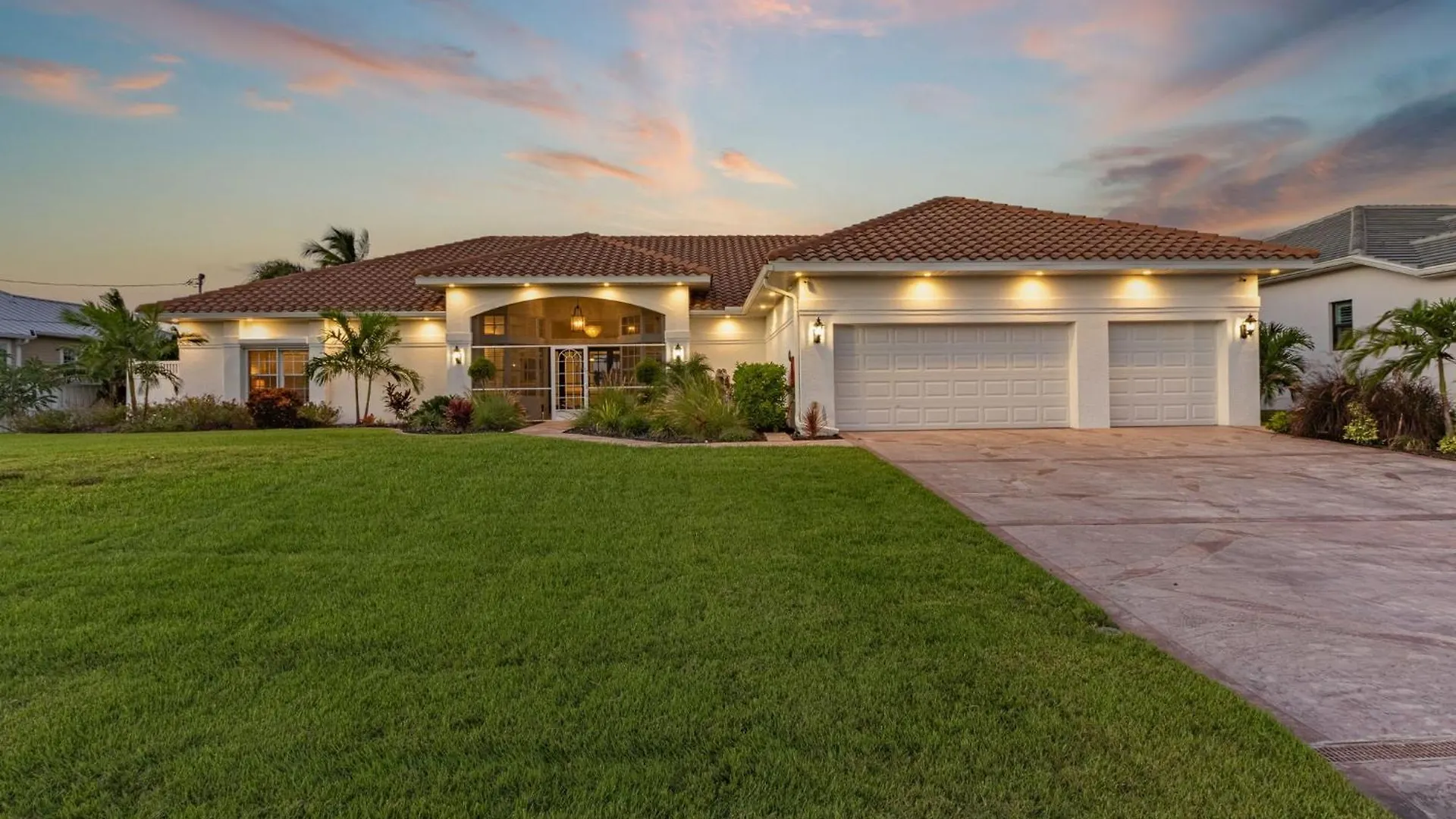 Holiday home Gulf Access, Heated Saltwater Pool, Mini Golf, Movie Room, Sleeps 10 - House *