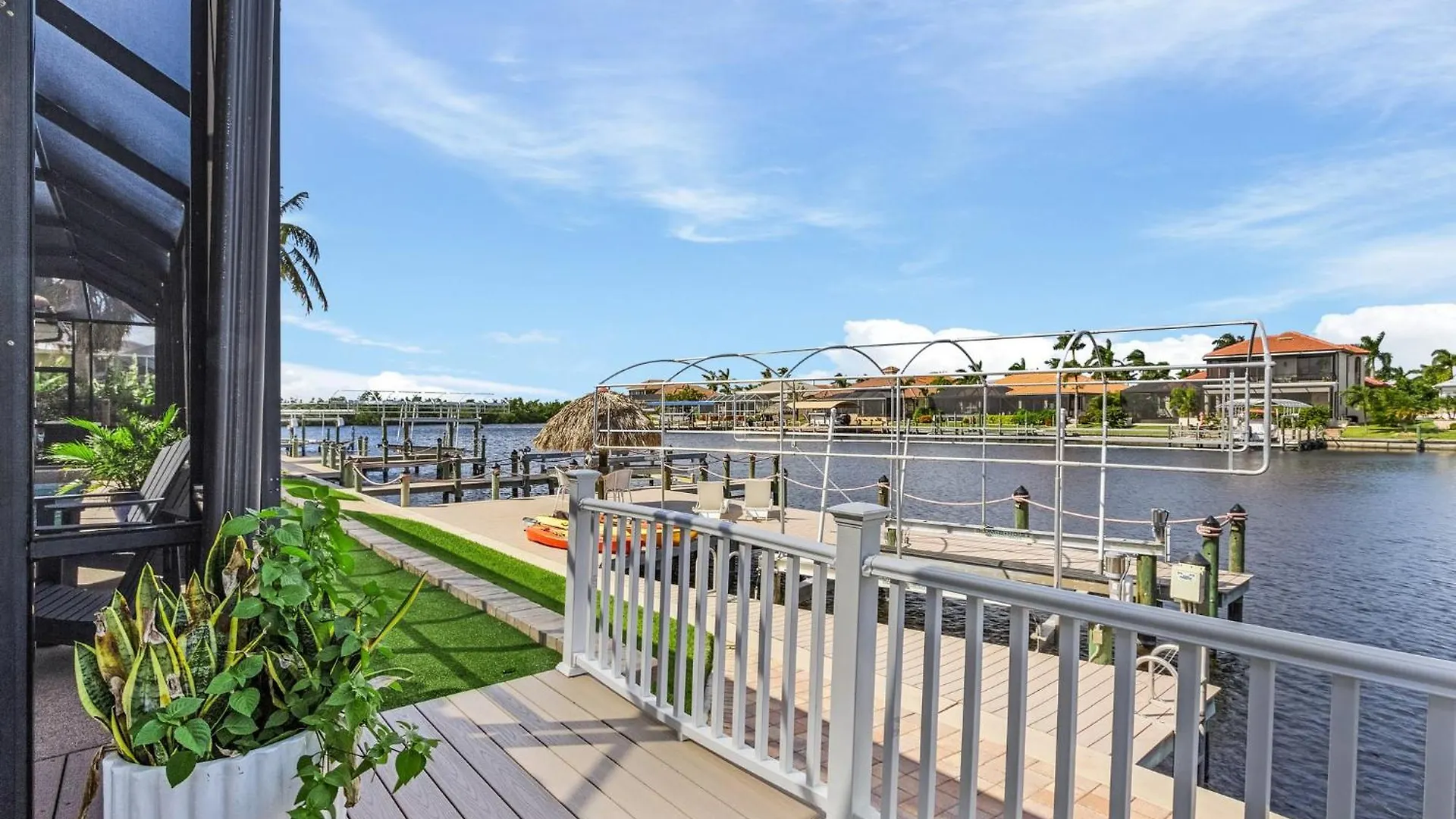 Gulf Access, Heated Saltwater Pool, Mini Golf, Movie Room, Sleeps 10 - House Holiday home *