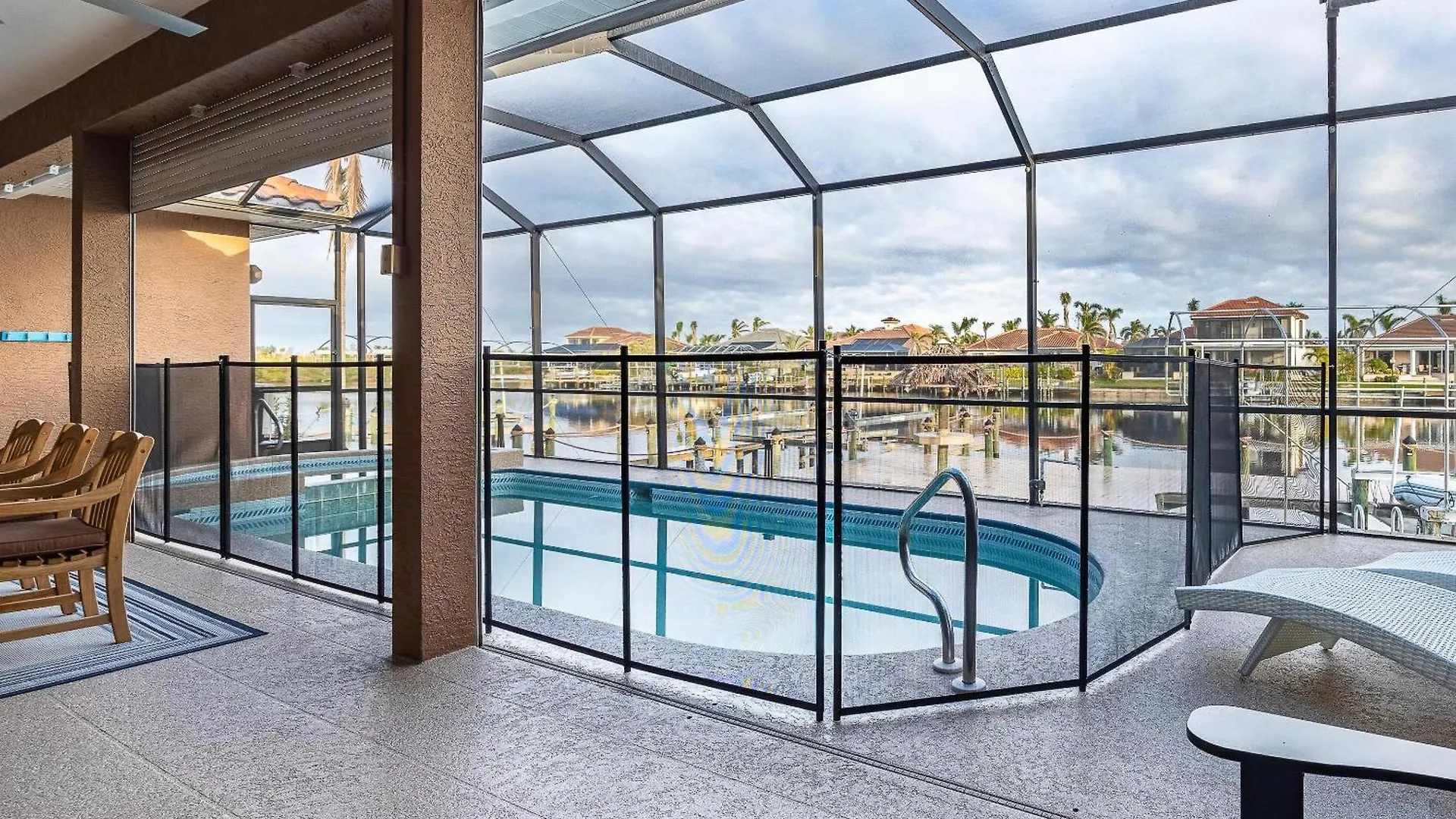 Gulf Access, Heated Saltwater Pool, Mini Golf, Movie Room, Sleeps 10 - House Holiday home *