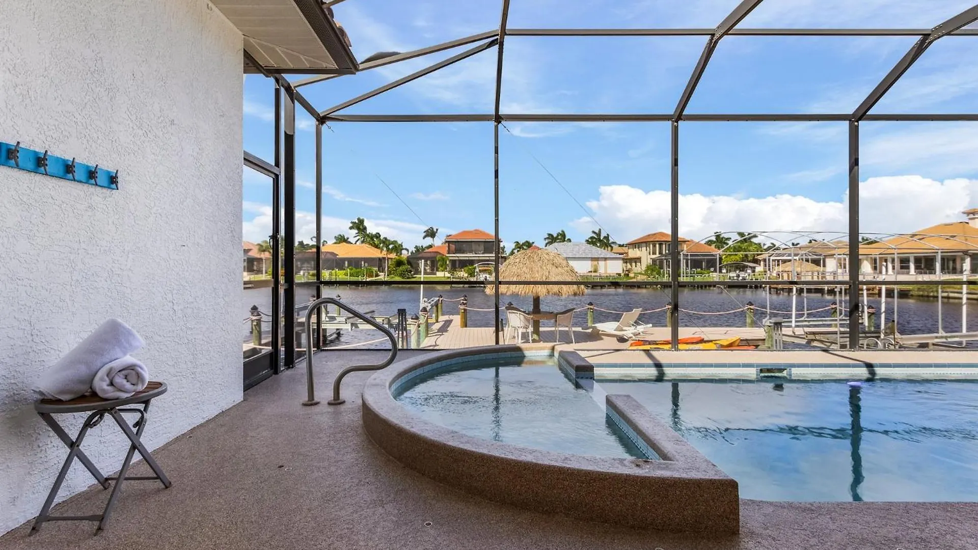 Gulf Access, Heated Saltwater Pool, Mini Golf, Movie Room, Sleeps 10 - House Holiday home *