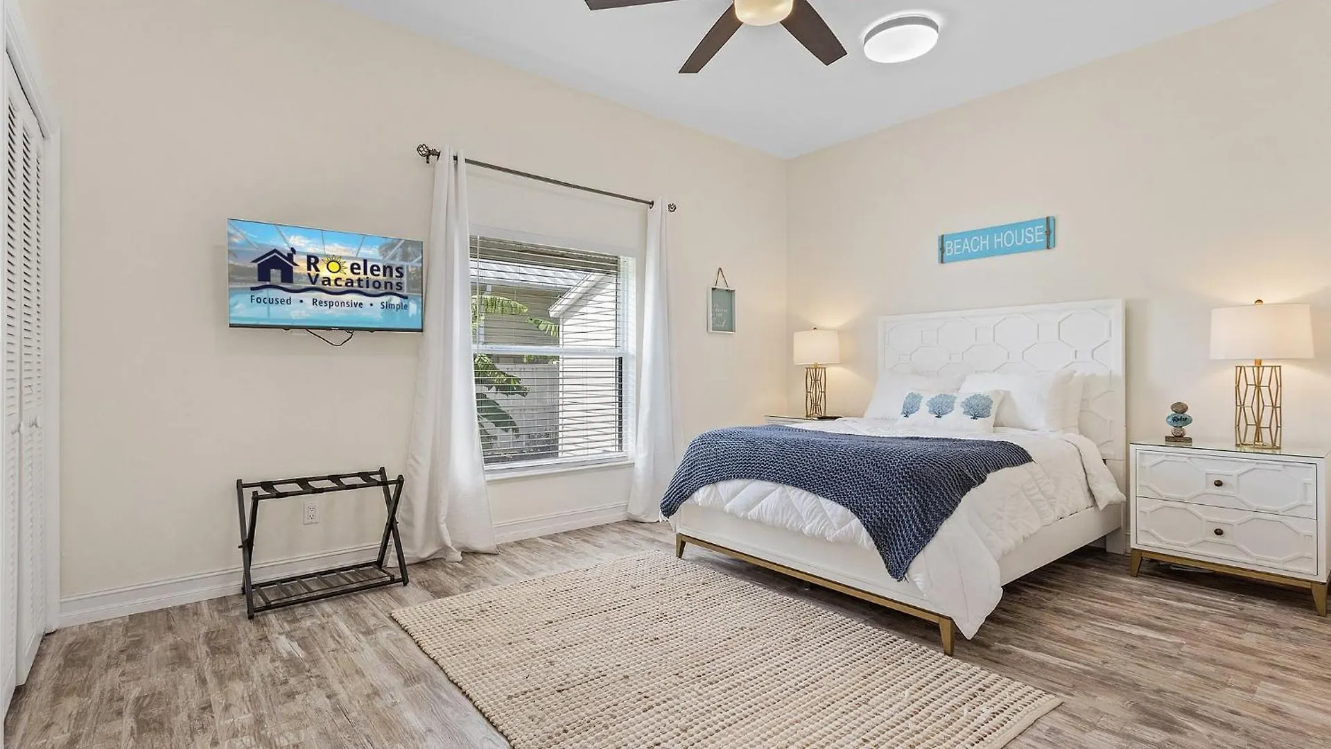 Holiday home Gulf Access, Heated Saltwater Pool, Mini Golf, Movie Room, Sleeps 10 - House