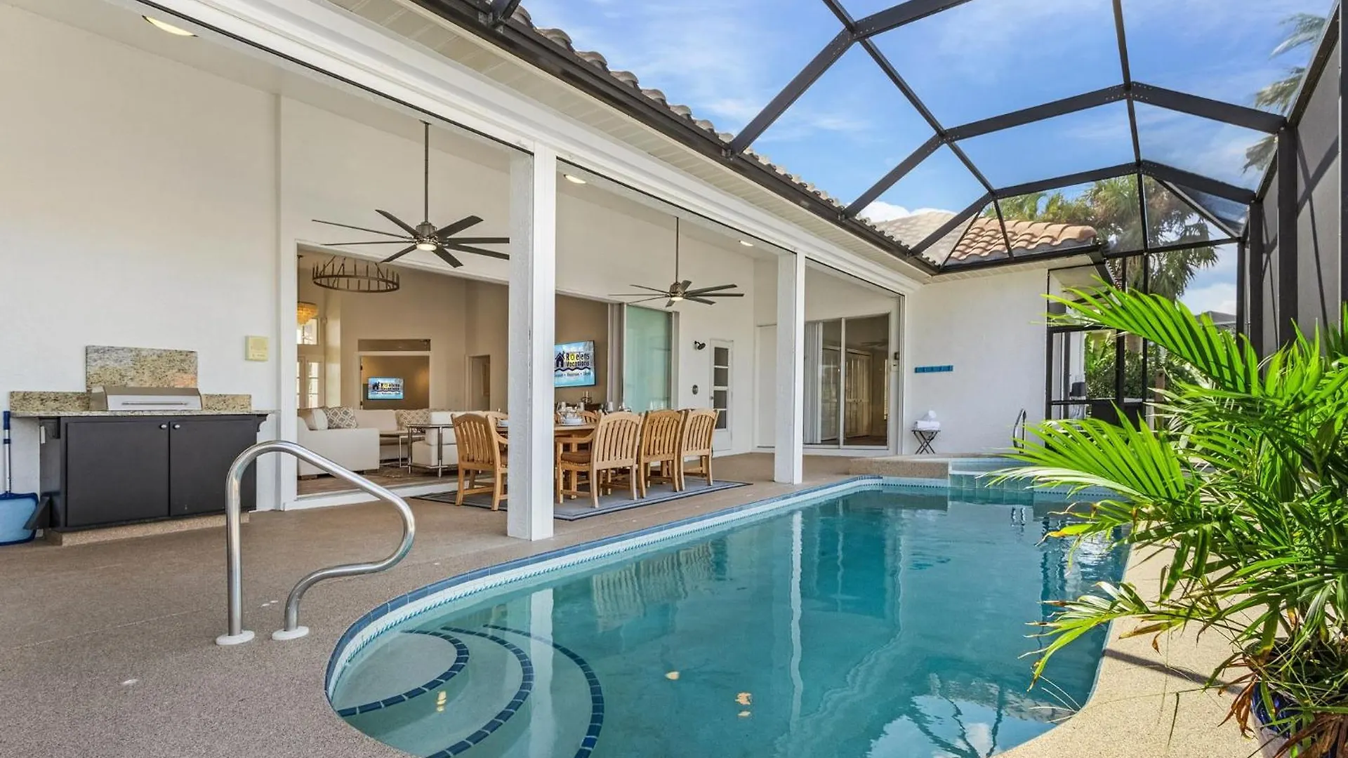 Gulf Access, Heated Saltwater Pool, Mini Golf, Movie Room, Sleeps 10 - House *