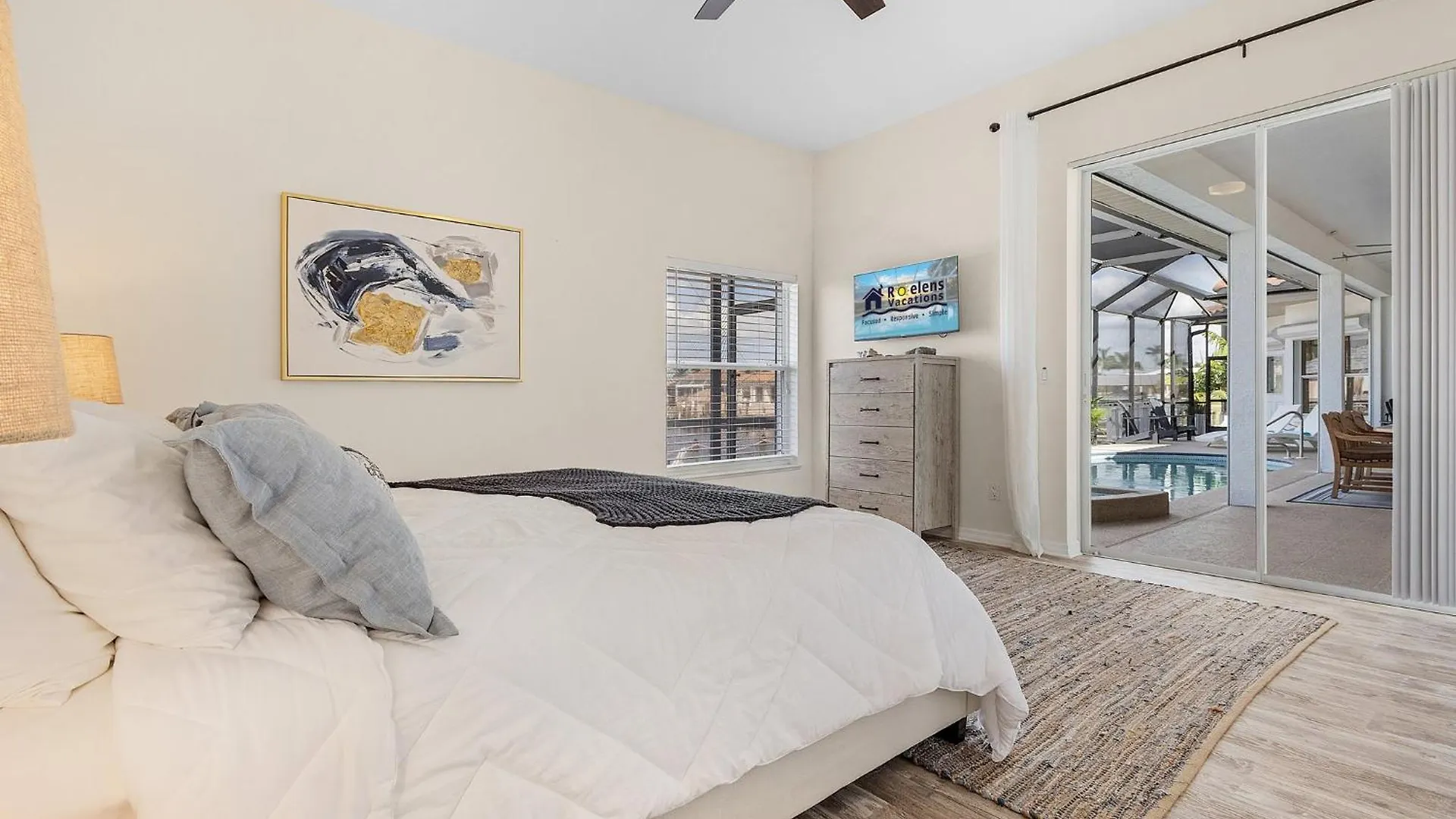 Gulf Access, Heated Saltwater Pool, Mini Golf, Movie Room, Sleeps 10 - House * Cape Coral