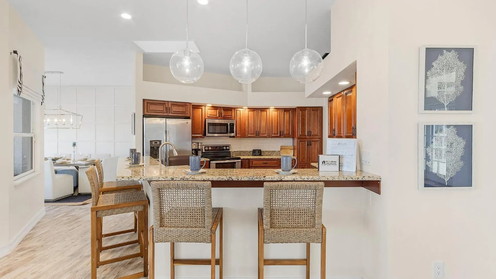 Gulf Access, Heated Saltwater Pool, Mini Golf, Movie Room, Sleeps 10 - House Holiday home Cape Coral