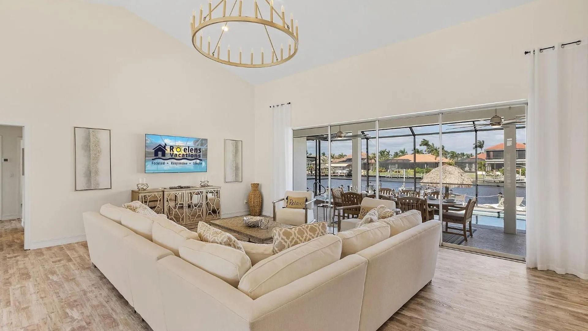 Gulf Access, Heated Saltwater Pool, Mini Golf, Movie Room, Sleeps 10 - House Holiday home *