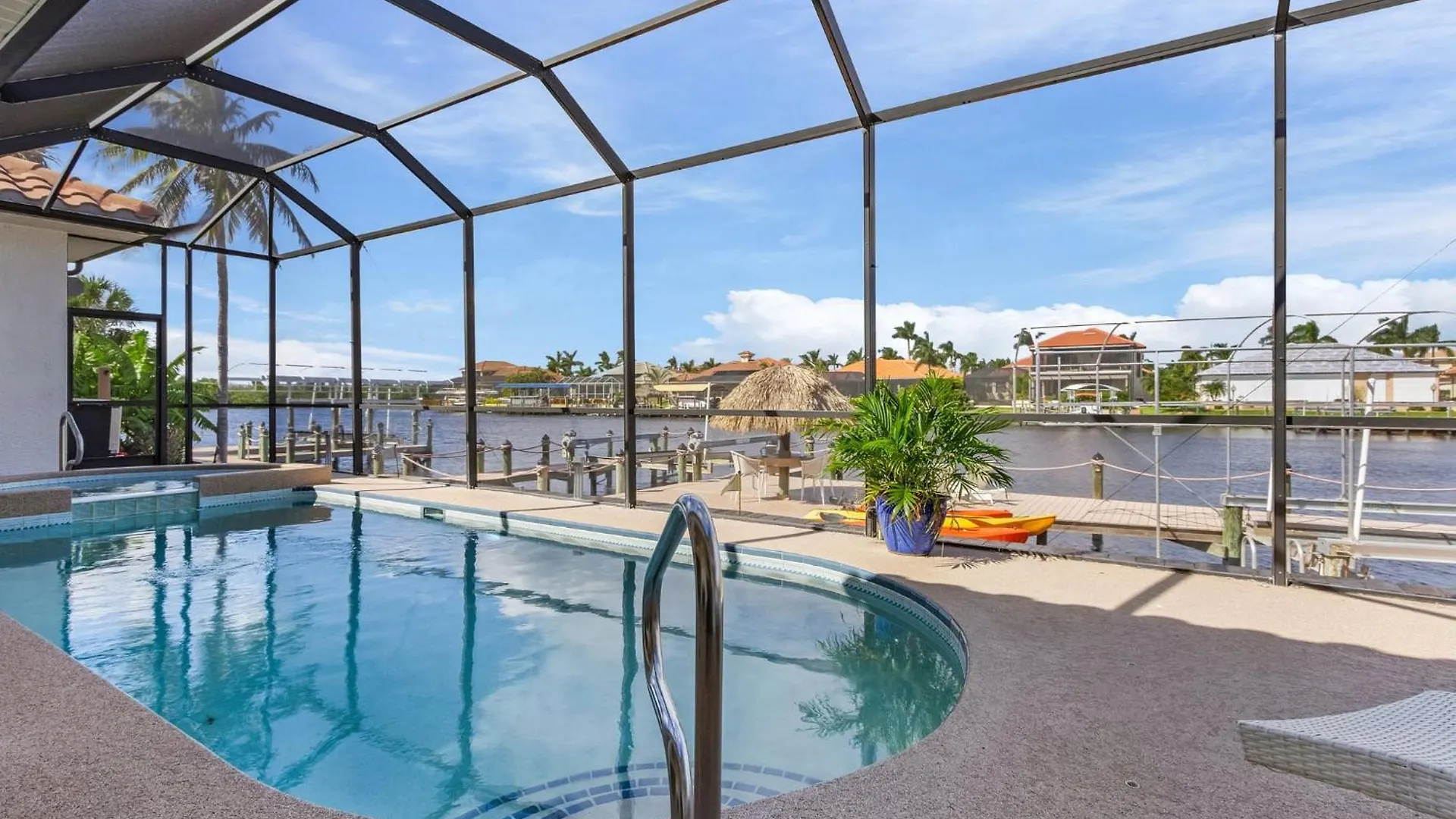 Gulf Access, Heated Saltwater Pool, Mini Golf, Movie Room, Sleeps 10 - House