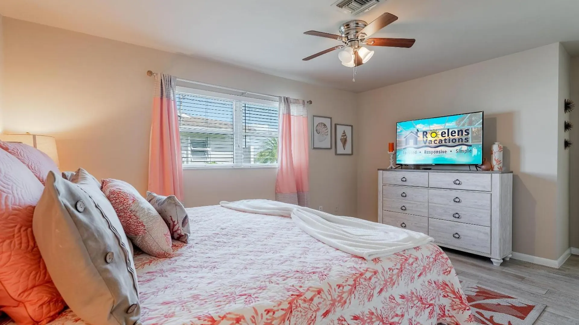 Direct Gulf Access & Heated Pool -villa Hip Nautic - Roelens Vacations Holiday home Cape Coral