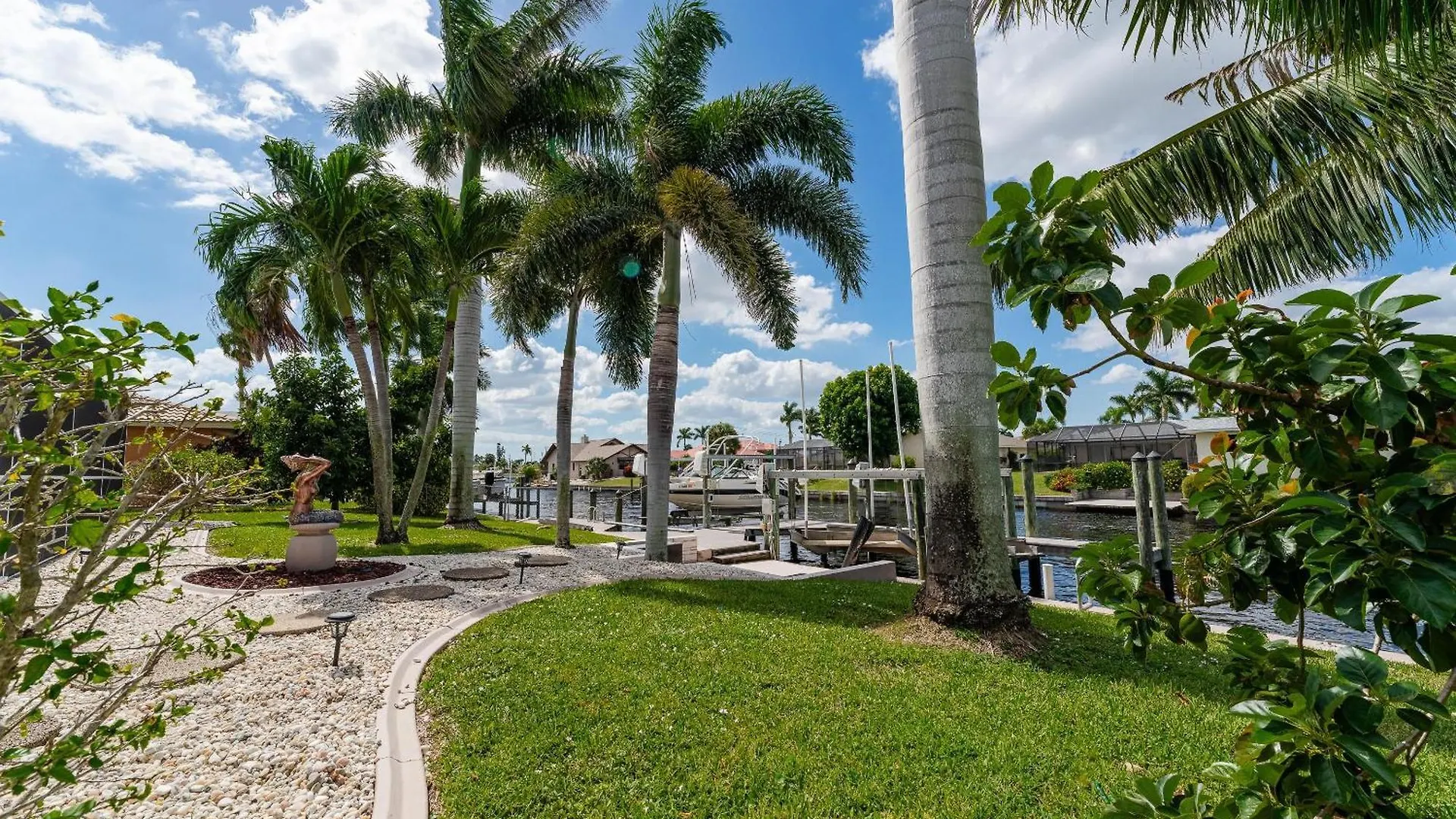 Direct Gulf Access & Heated Pool -villa Hip Nautic - Roelens Vacations
