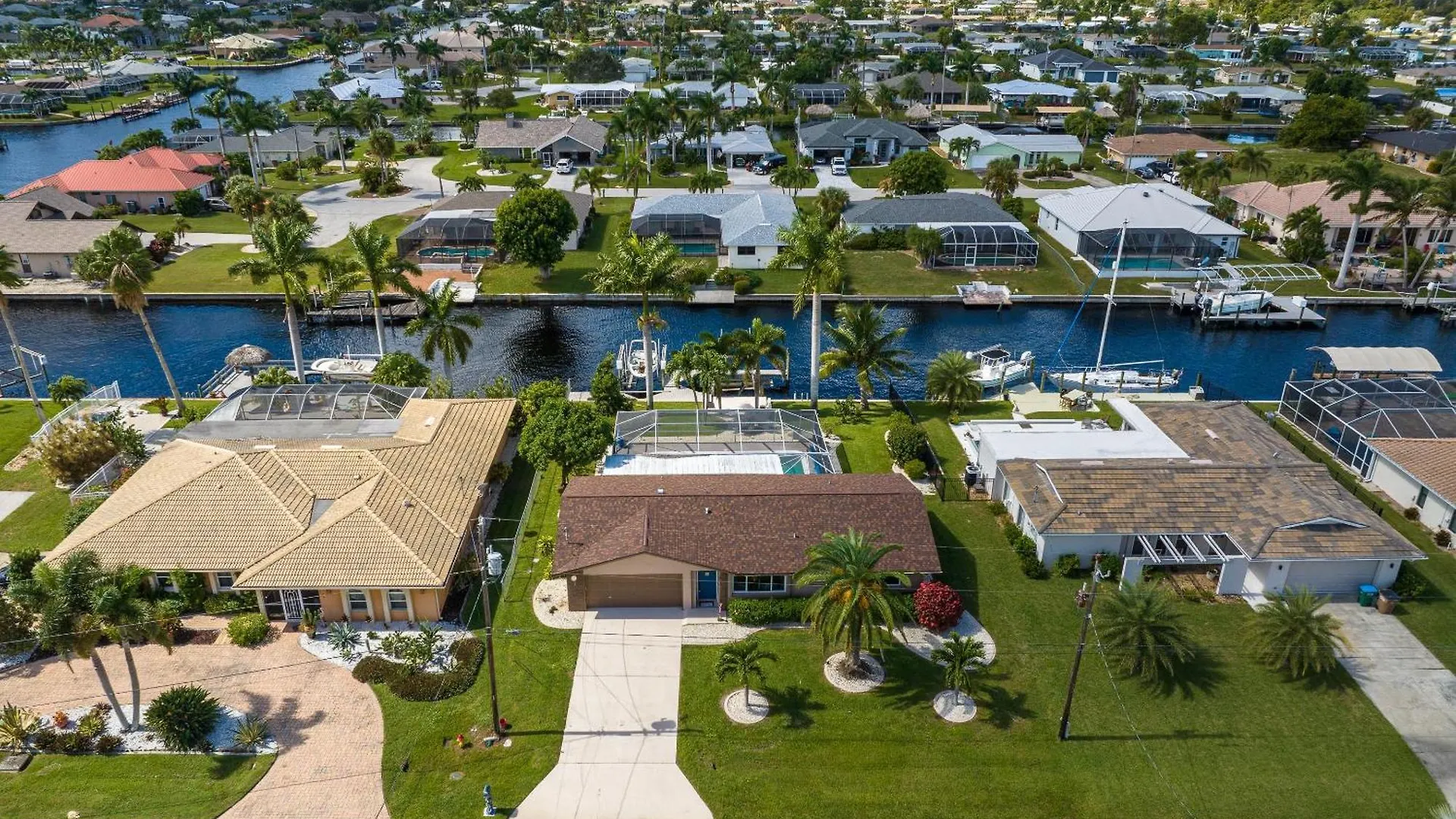 Holiday home Direct Gulf Access & Heated Pool -villa Hip Nautic - Roelens Vacations Cape Coral