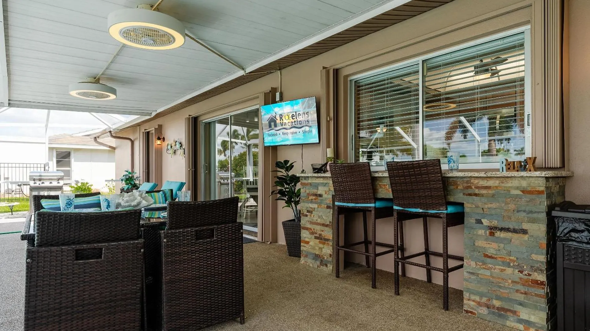 Direct Gulf Access & Heated Pool -villa Hip Nautic - Roelens Vacations * Cape Coral