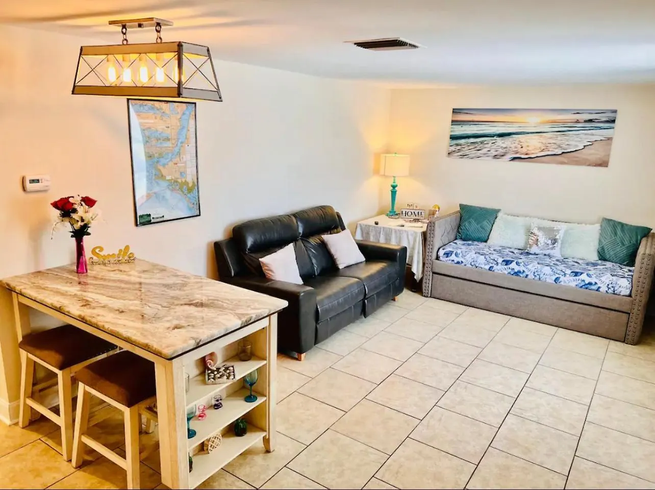 Cozy With One Bedroom * Cape Coral