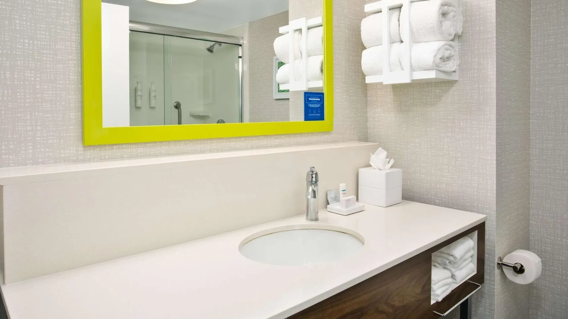 Hotell Hampton & / Myers 3*