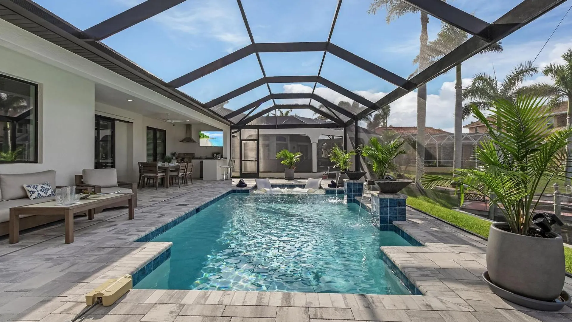 Holiday home Heated Pool, Kayaks, Brand New Home, Sleeps 6 - Luxuria Blanca *