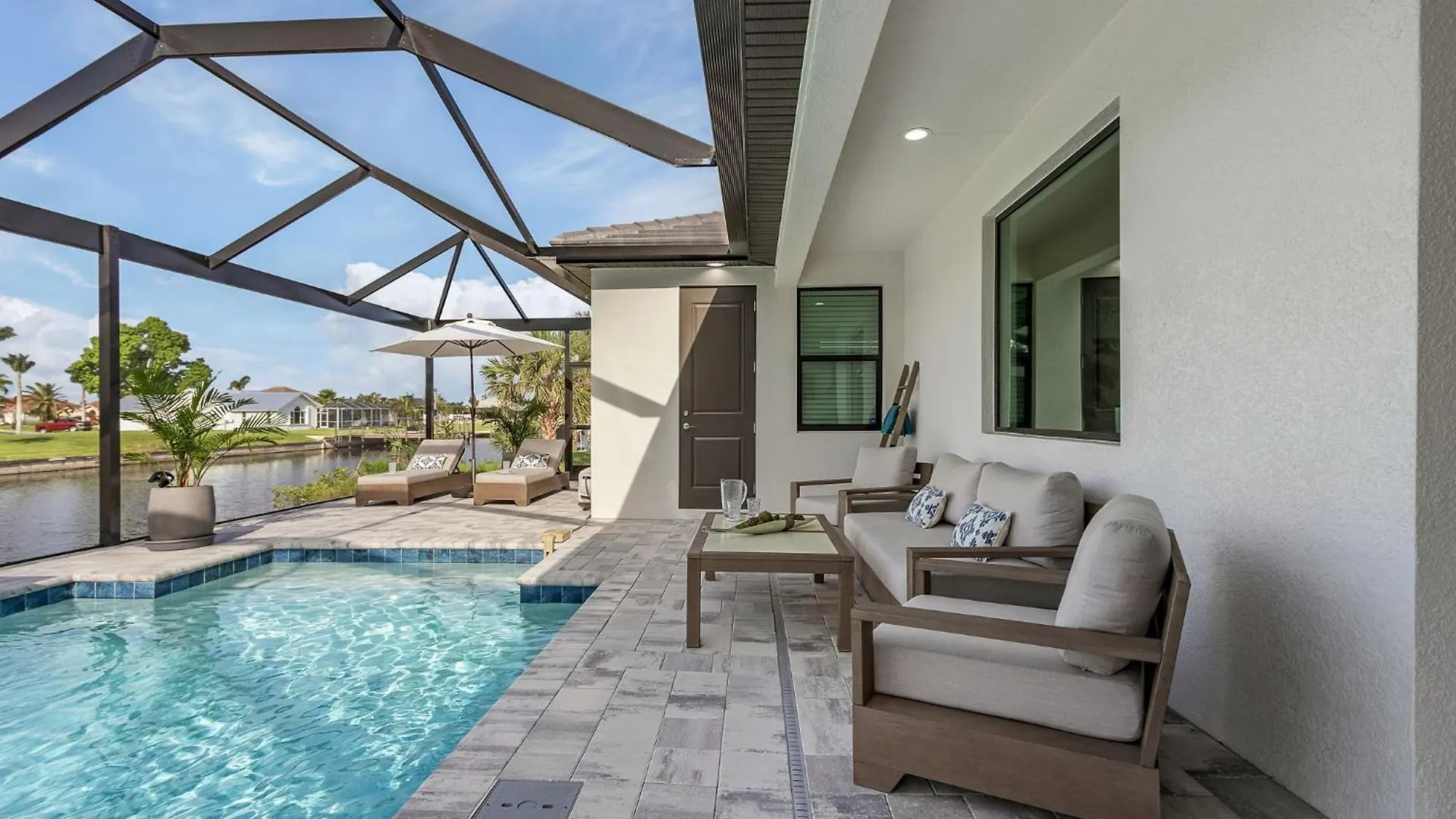 Heated Pool, Kayaks, Brand New Home, Sleeps 6 - Luxuria Blanca *