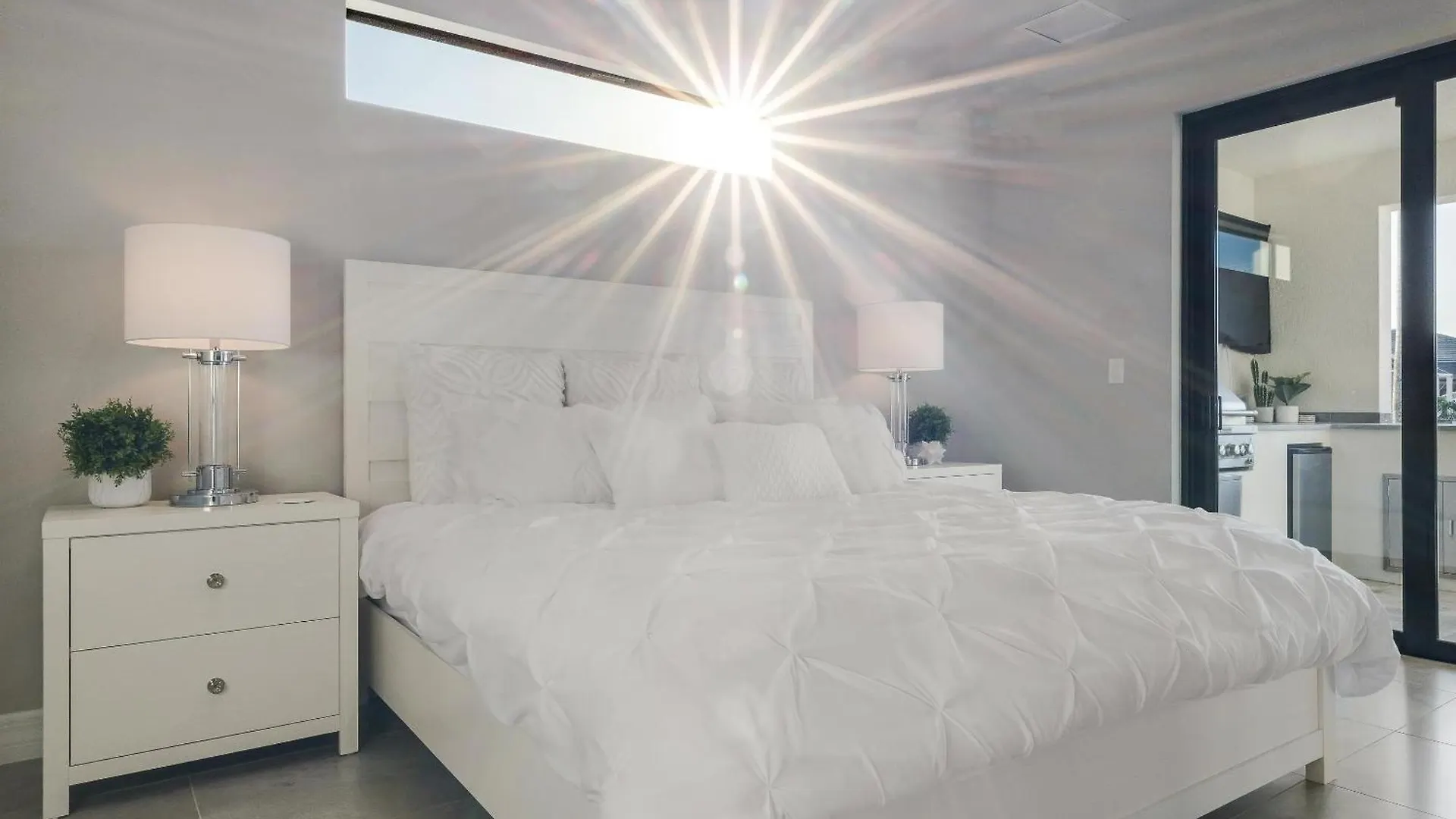 Heated Pool, Kayaks, Brand New Home, Sleeps 6 - Luxuria Blanca * Cape Coral