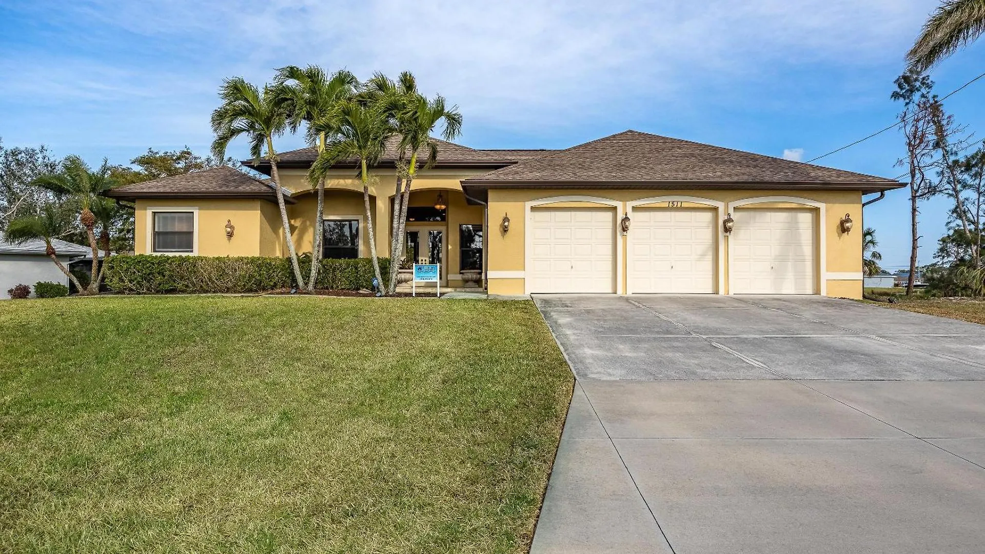 Holiday home Fresh Water Canal, Kayaks, Heated Pool - Windows On The Water - Roelens Vacations
