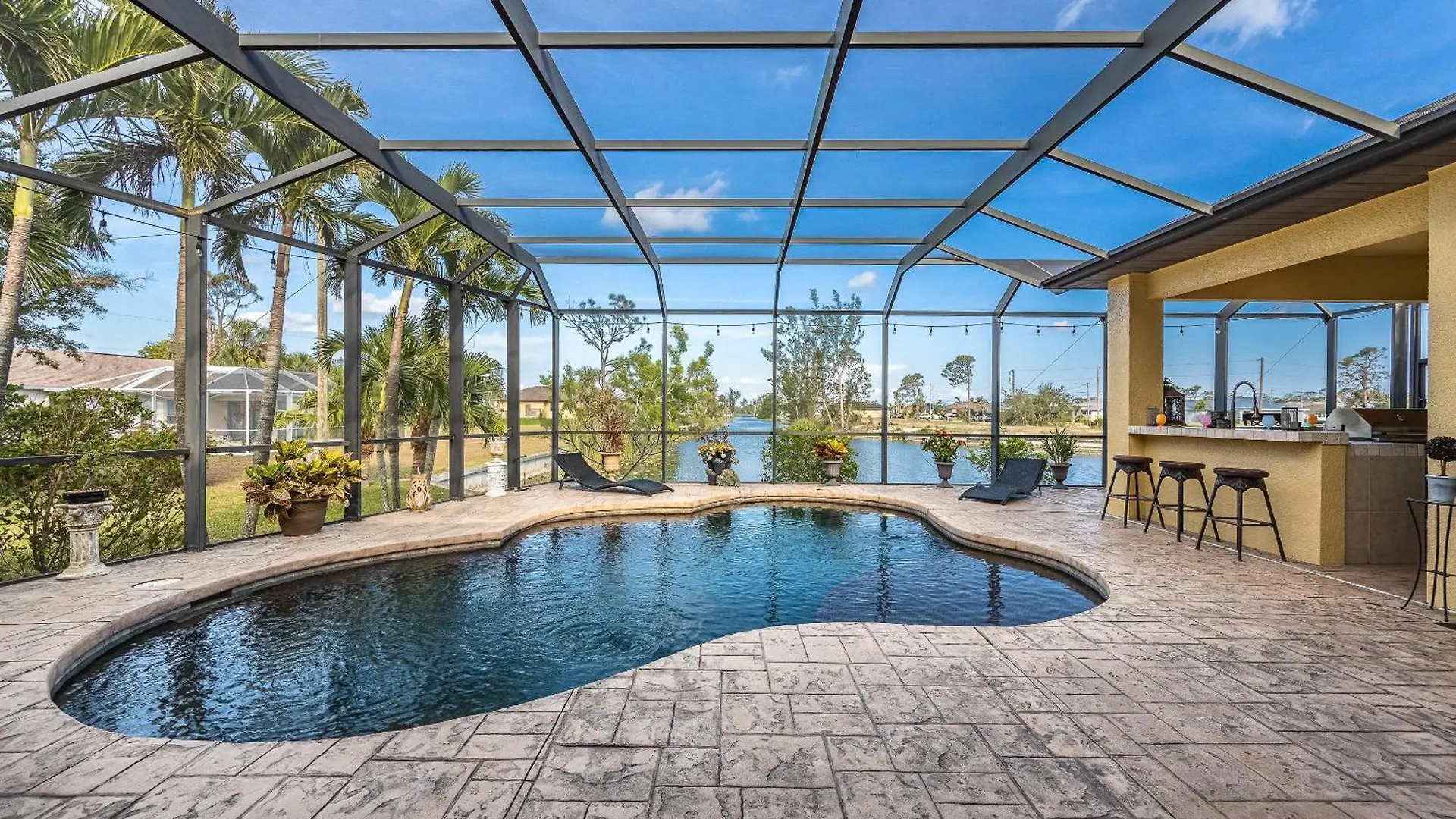Fresh Water Canal, Kayaks, Heated Pool - Windows On The Water - Roelens Vacations