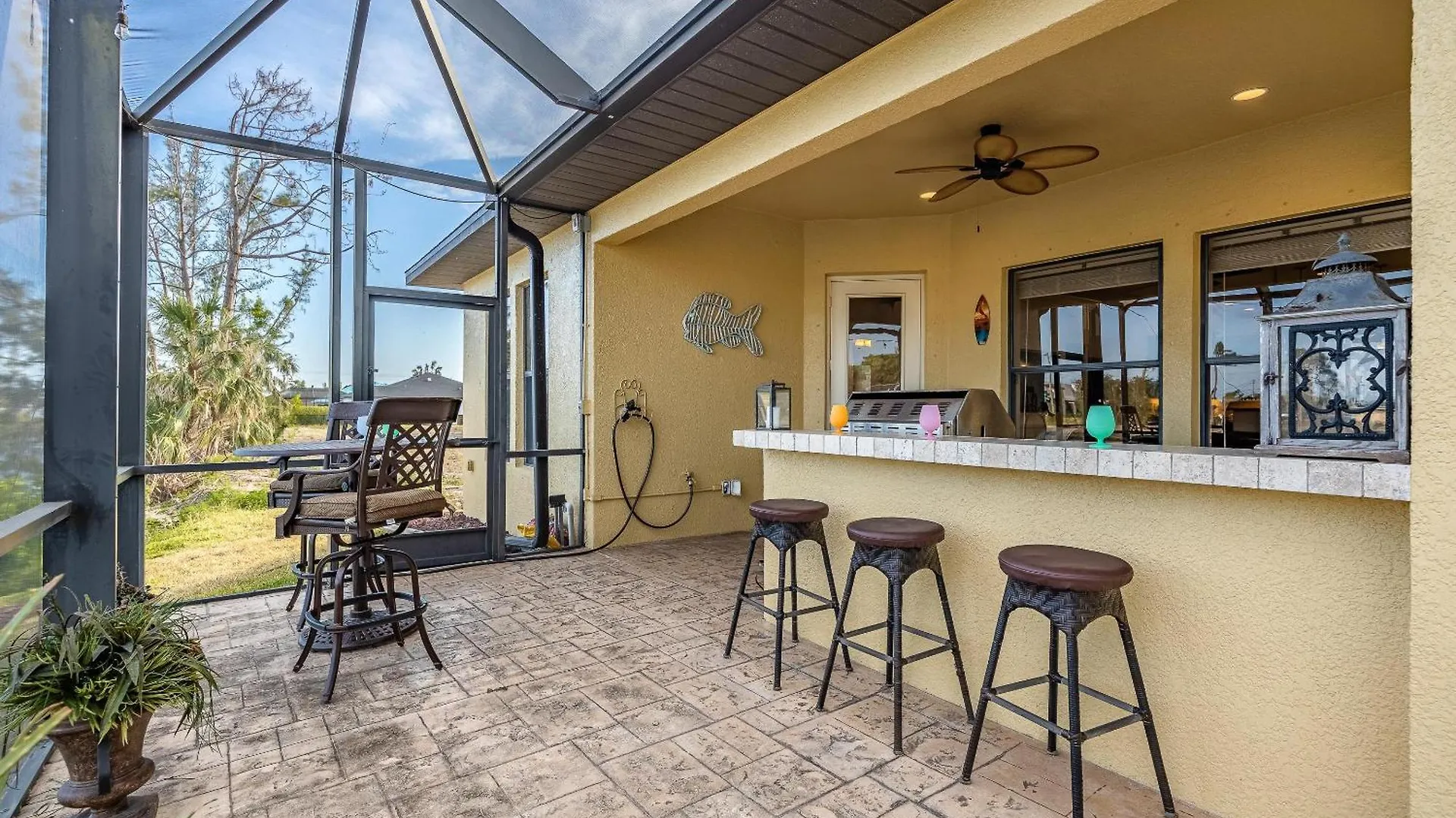 Holiday home Fresh Water Canal, Kayaks, Heated Pool - Windows On The Water - Roelens Vacations Cape Coral