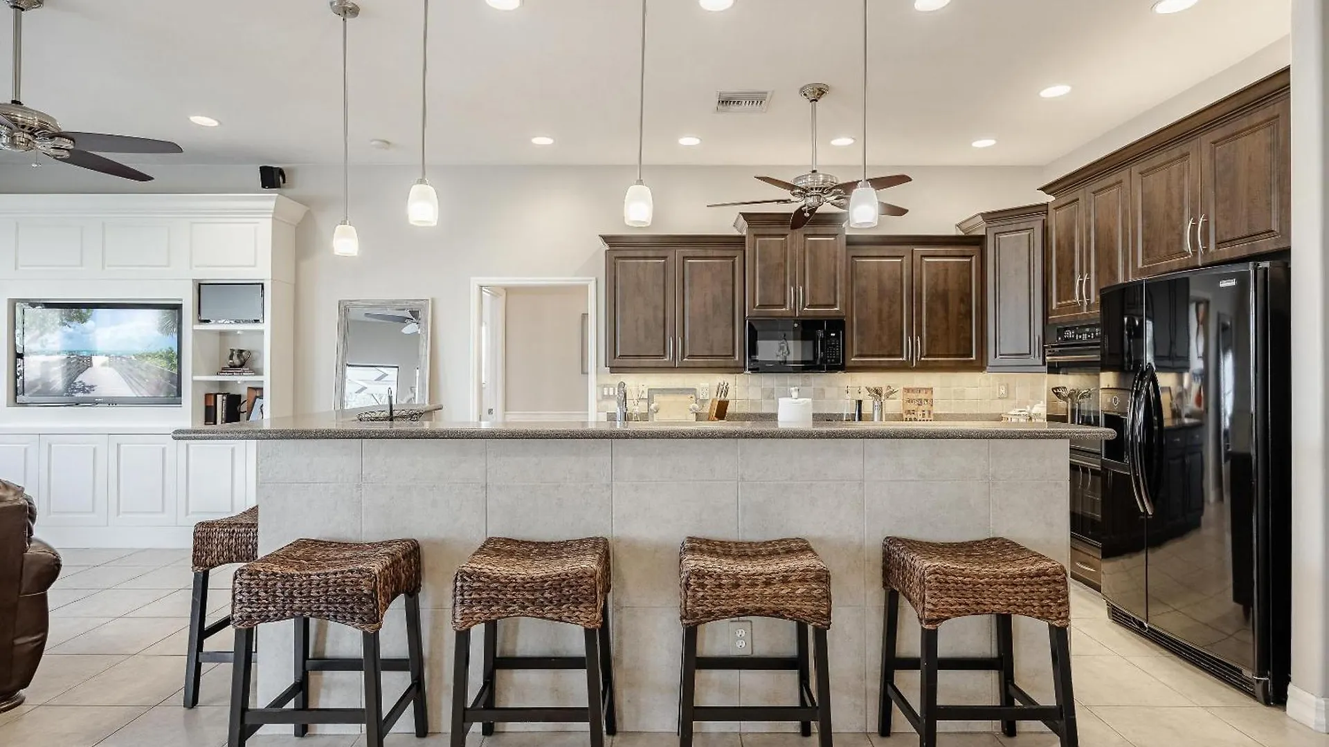 Fresh Water Canal, Kayaks, Heated Pool - Windows On The Water - Roelens Vacations *