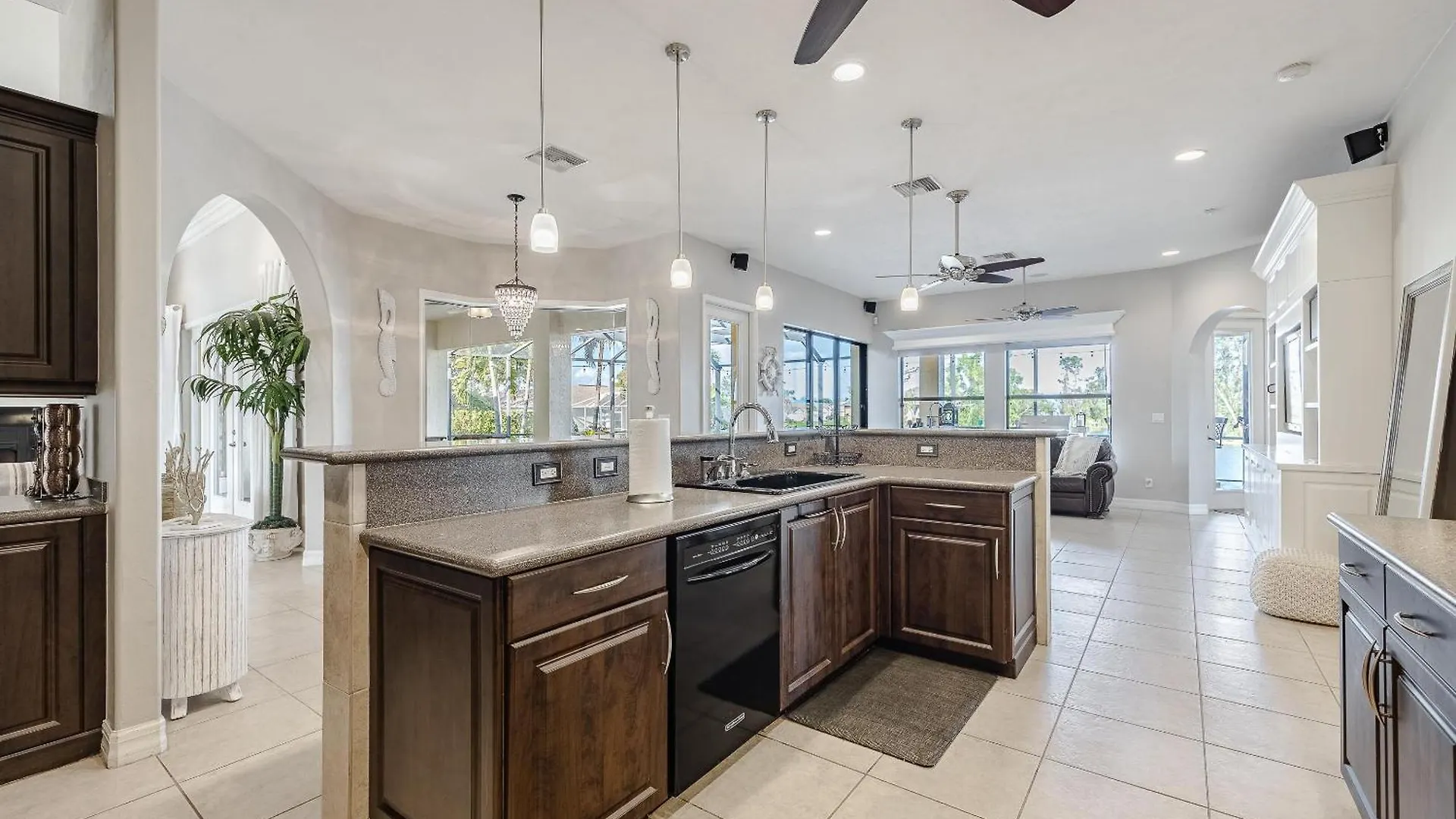 Holiday home Fresh Water Canal, Kayaks, Heated Pool - Windows On The Water - Roelens Vacations *