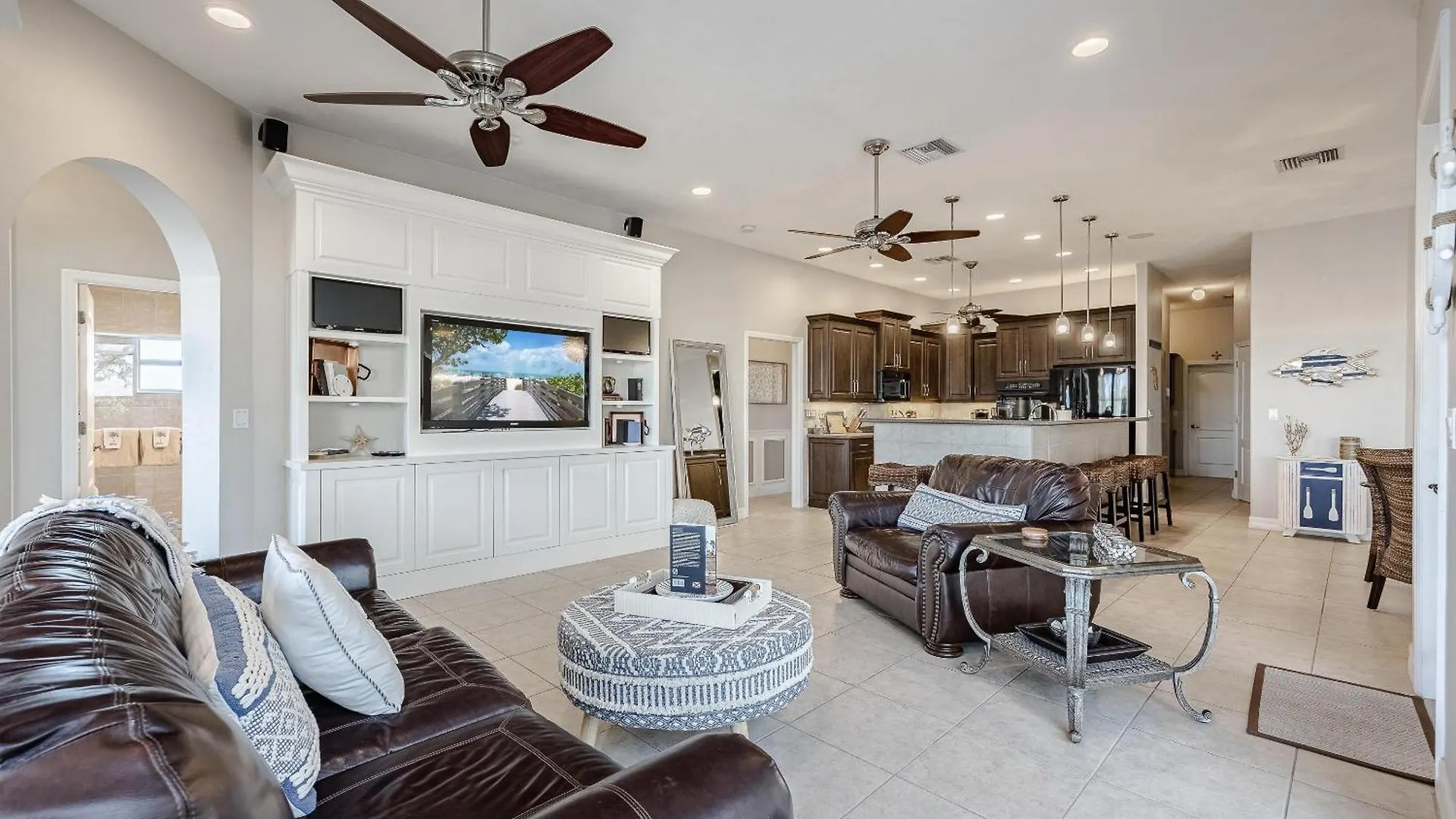 Fresh Water Canal, Kayaks, Heated Pool - Windows On The Water - Roelens Vacations * Cape Coral
