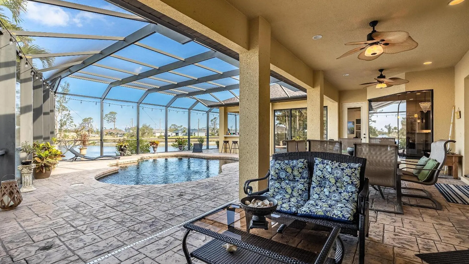 Holiday home Fresh Water Canal, Kayaks, Heated Pool - Windows On The Water - Roelens Vacations