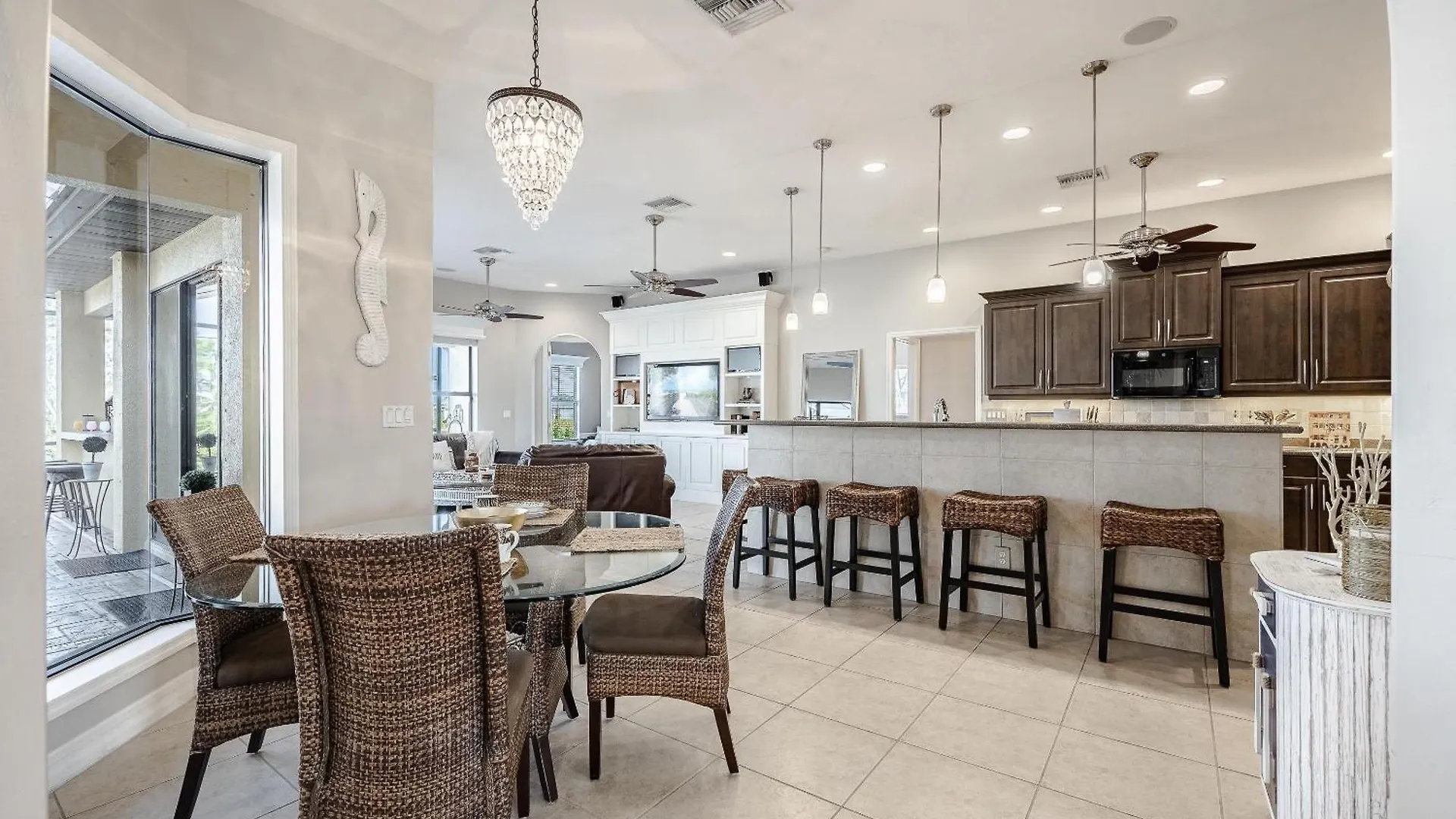 Fresh Water Canal, Kayaks, Heated Pool - Windows On The Water - Roelens Vacations
