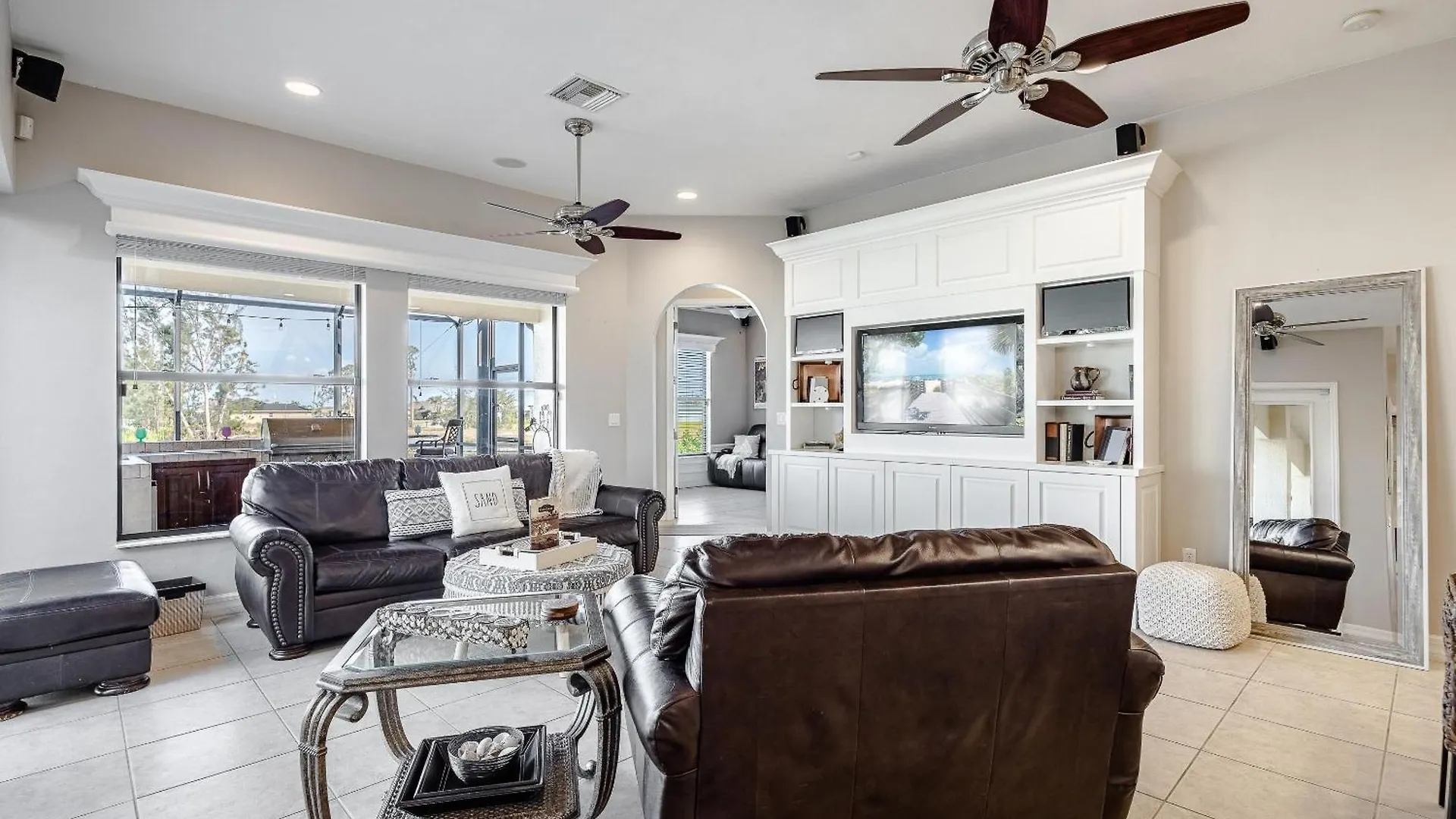 Fresh Water Canal, Kayaks, Heated Pool - Windows On The Water - Roelens Vacations Holiday home Cape Coral