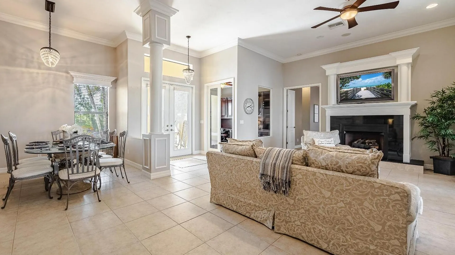 Holiday home Fresh Water Canal, Kayaks, Heated Pool - Windows On The Water - Roelens Vacations *
