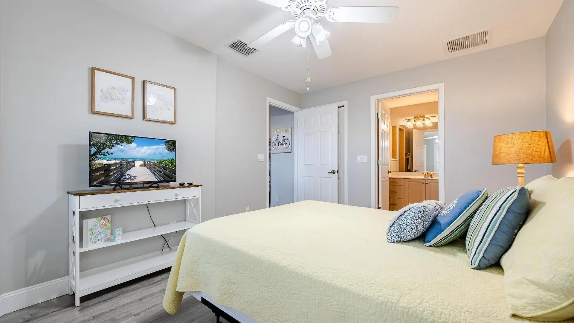 Sunset Point, Holiday home