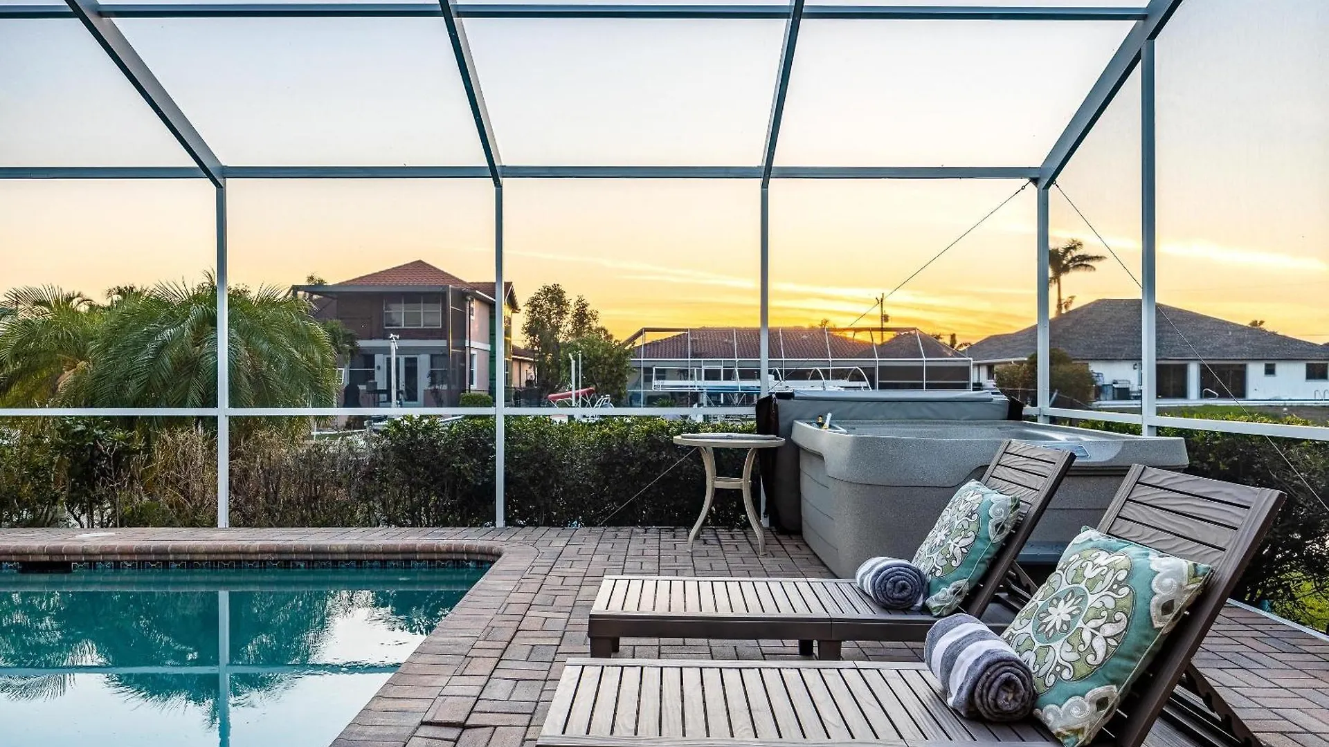 Sunset Point, Holiday home