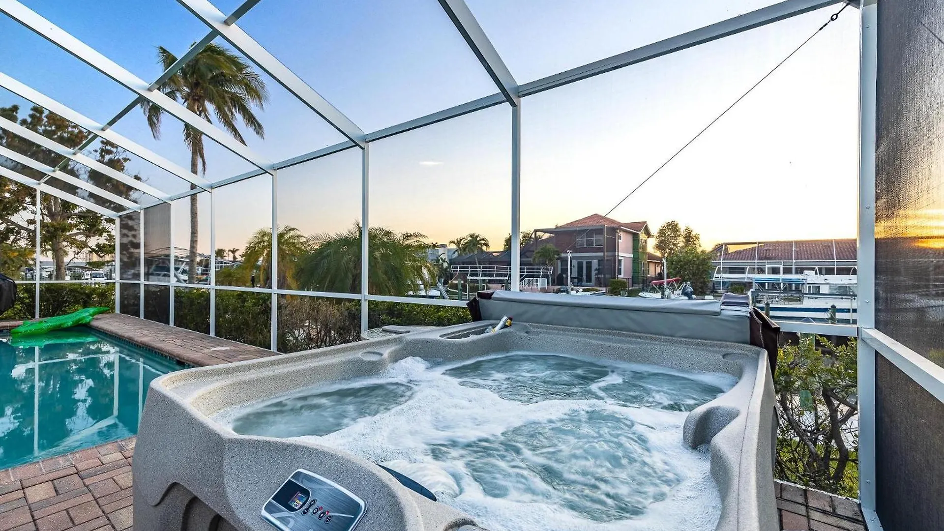 Sunset Point, Holiday home *
