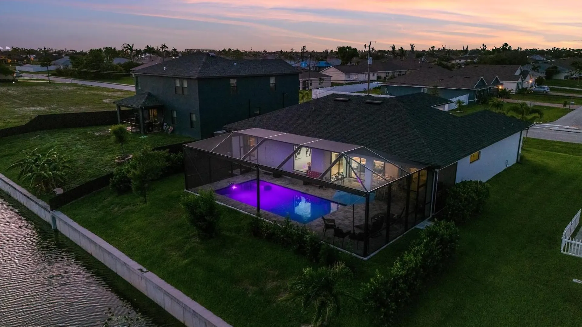 Beautiful Spacious New On A Salt Water Canal, Sleep 10
