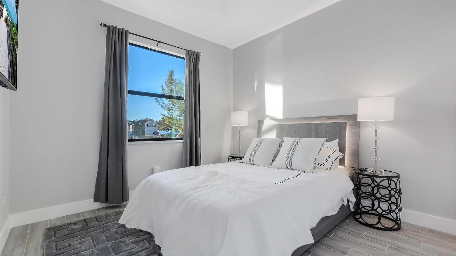 Beautiful Spacious New On A Salt Water Canal, Sleep 10 *