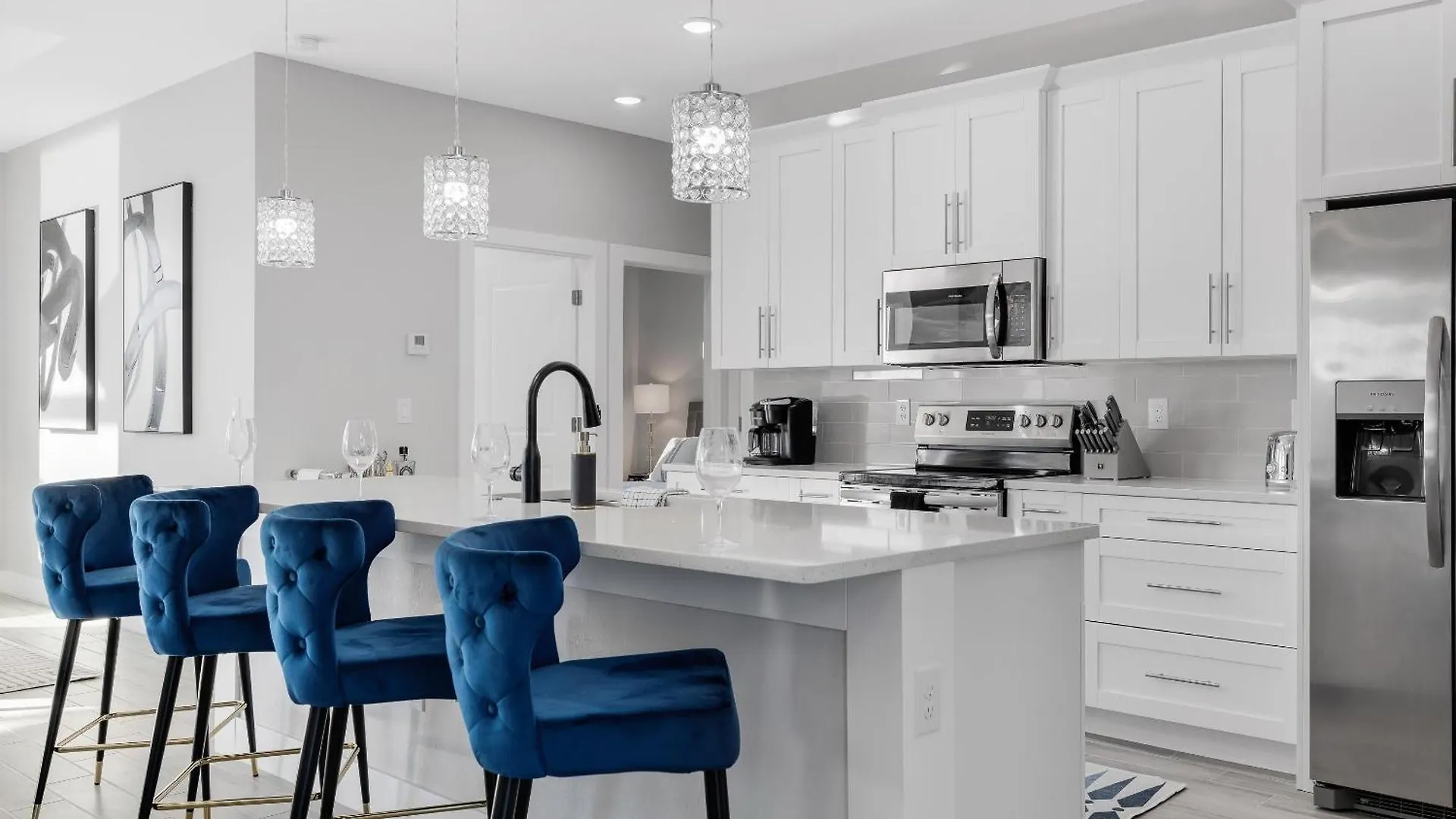 Beautiful Spacious New On A Salt Water Canal, Sleep 10 Cape Coral