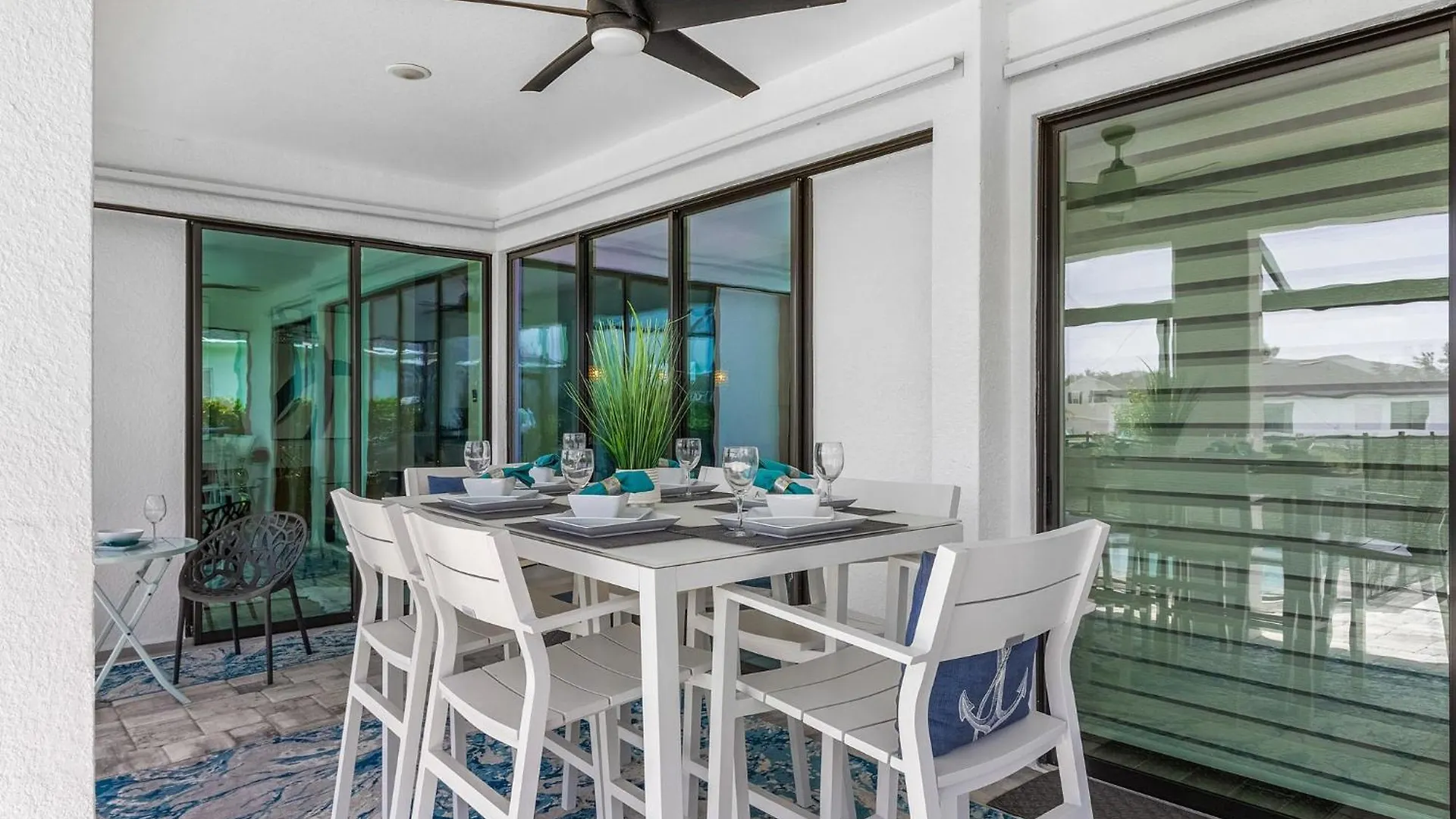 Beautiful Spacious New On A Salt Water Canal, Sleep 10 Holiday home Cape Coral