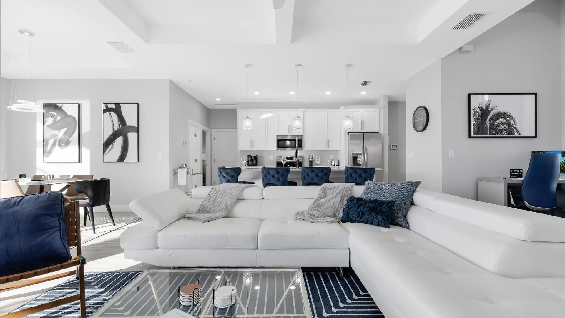 Beautiful Spacious New On A Salt Water Canal, Sleep 10 Holiday home
