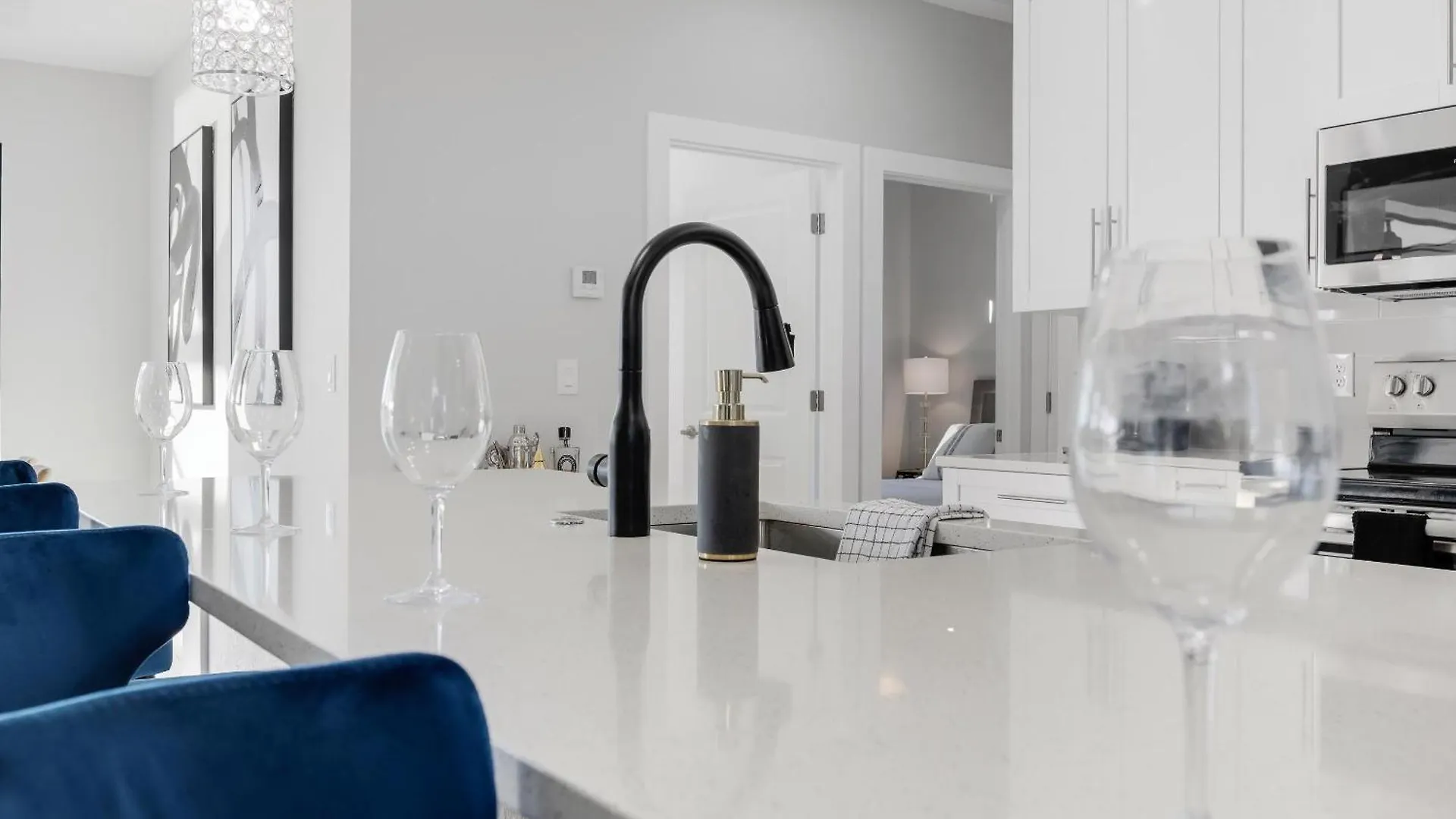 Beautiful Spacious New On A Salt Water Canal, Sleep 10 *